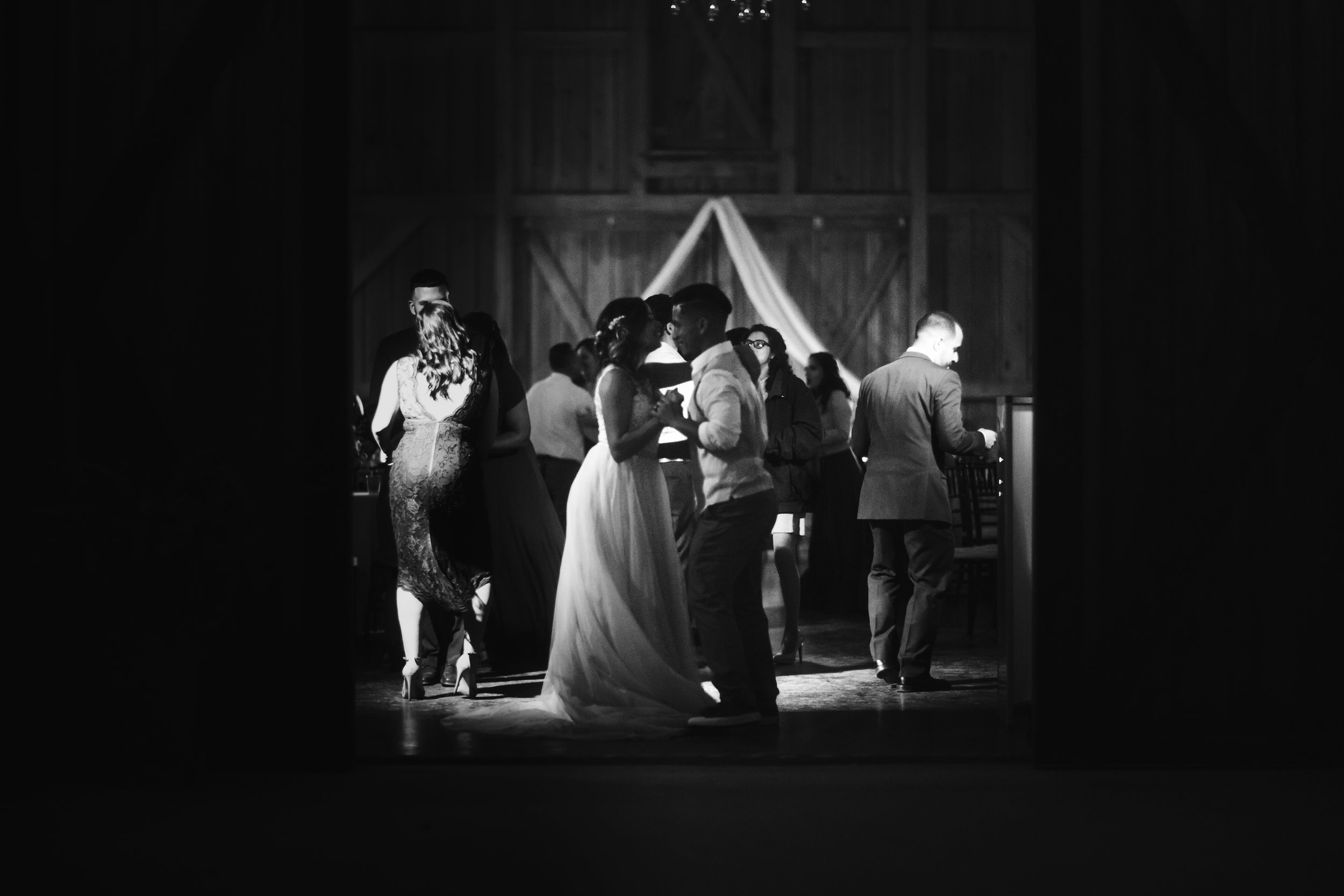 Wedding Day | Bridle Oaks Barn | Vanessa Boy Photography | vanessaboy.com-821.com final gallery.jpg