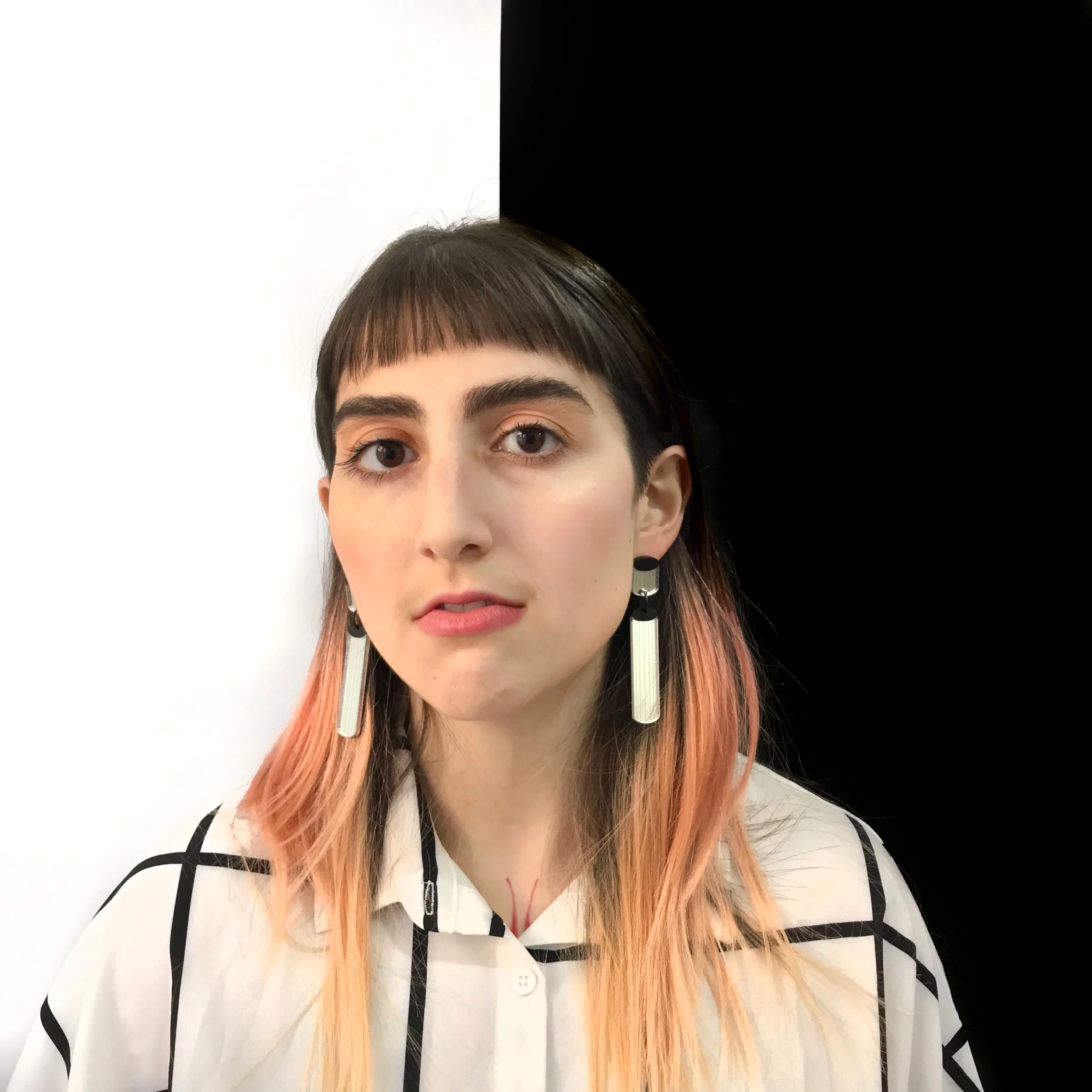 1_Context_TubeEarring_Silver.jpg