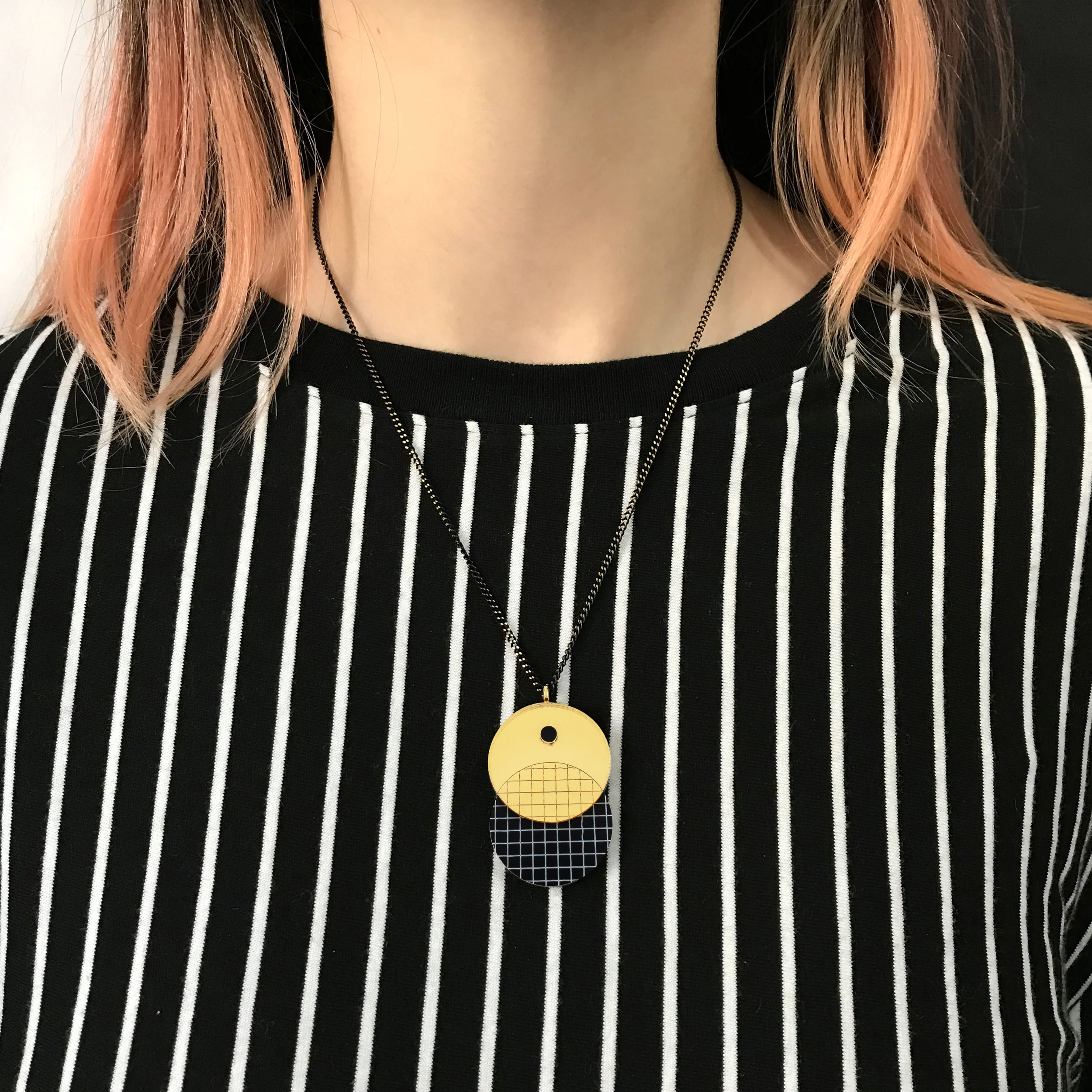 2_VennNecklace_Context.jpg