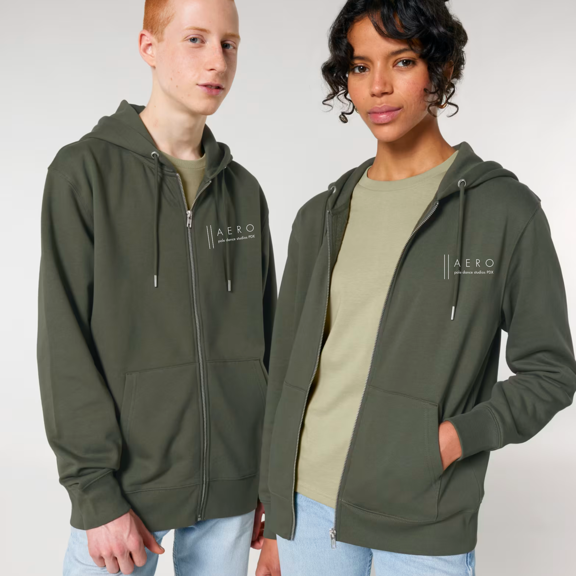 MODEL RELAX HOOIDE KHAKI .png