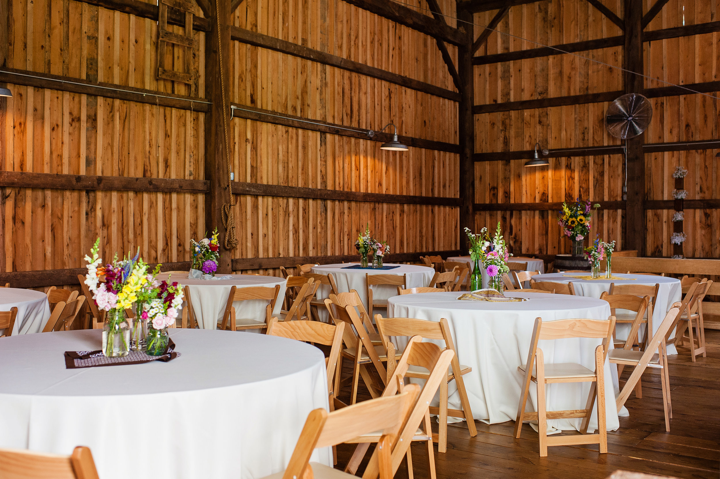 buffalo_wedding_venue_hayloftinthegrove_dawnmgibsonphotography_2.jpg