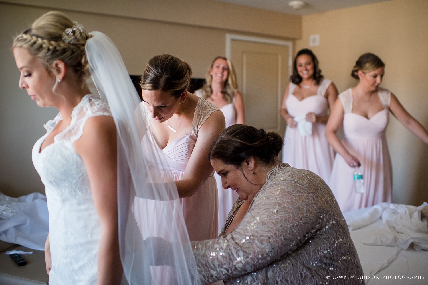 buffalo_wny_rochester_wedding_photographer_dawnmgibsonphotography_strathallan_colgate_rochester_divinity_rochester_wedding_venues_0007.jpg