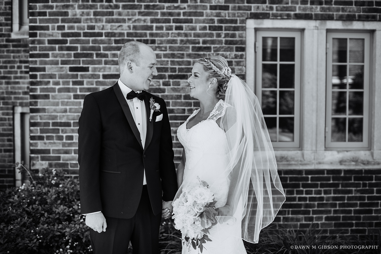 buffalo_wny_rochester_wedding_photographer_dawnmgibsonphotography_strathallan_colgate_rochester_divinity_rochester_wedding_venues_0016.jpg