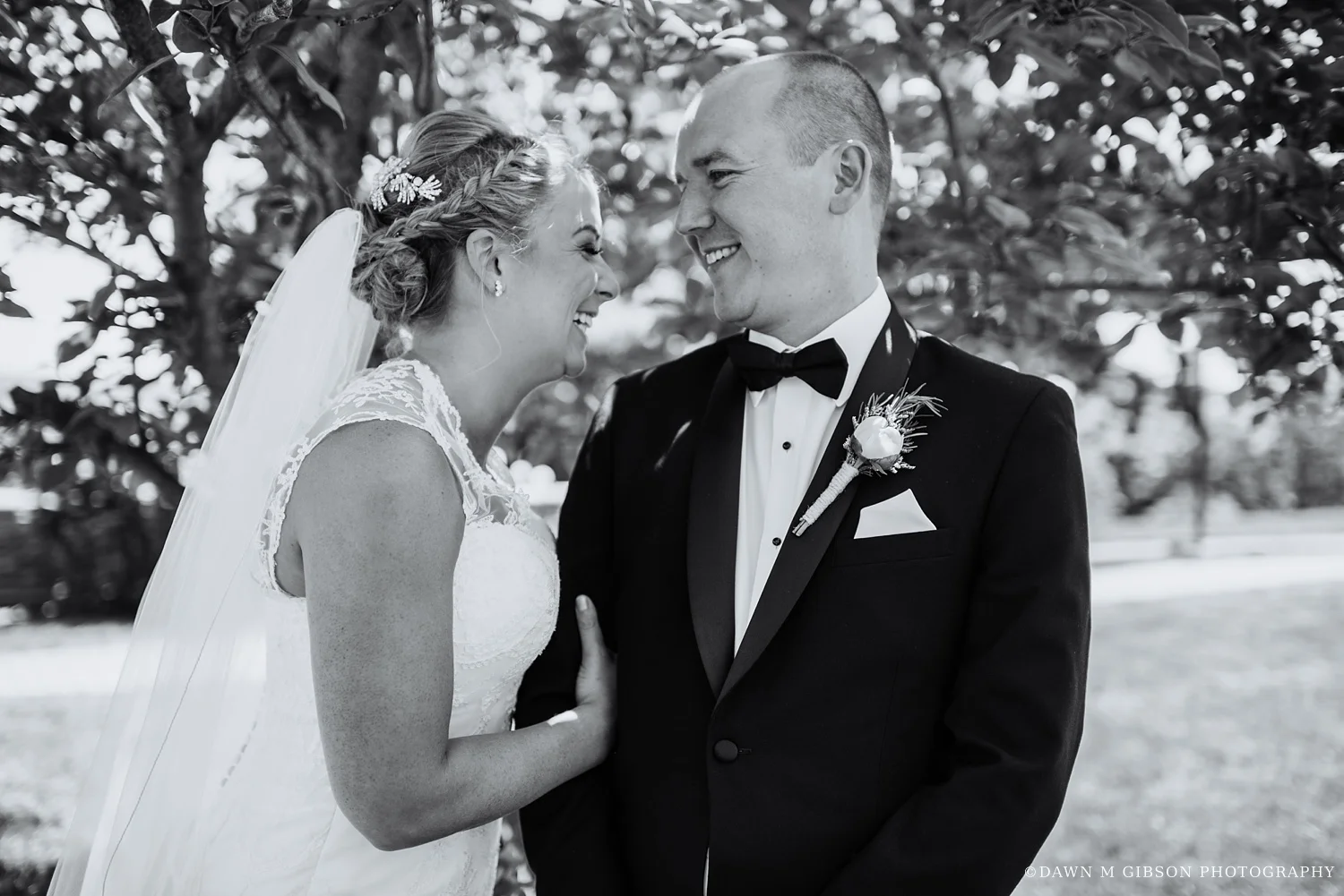 buffalo_wny_rochester_wedding_photographer_dawnmgibsonphotography_strathallan_colgate_rochester_divinity_rochester_wedding_venues_0021.jpg