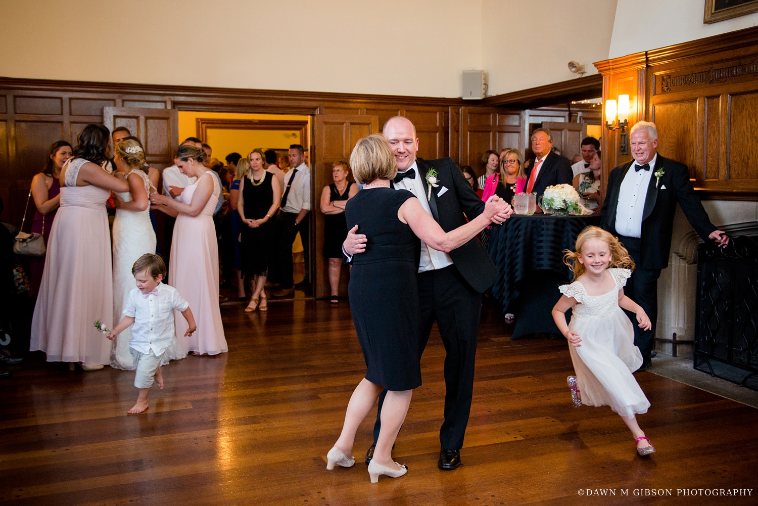 buffalo_wny_rochester_wedding_photographer_dawnmgibsonphotography_strathallan_colgate_rochester_divinity_rochester_wedding_venues_0086.jpg