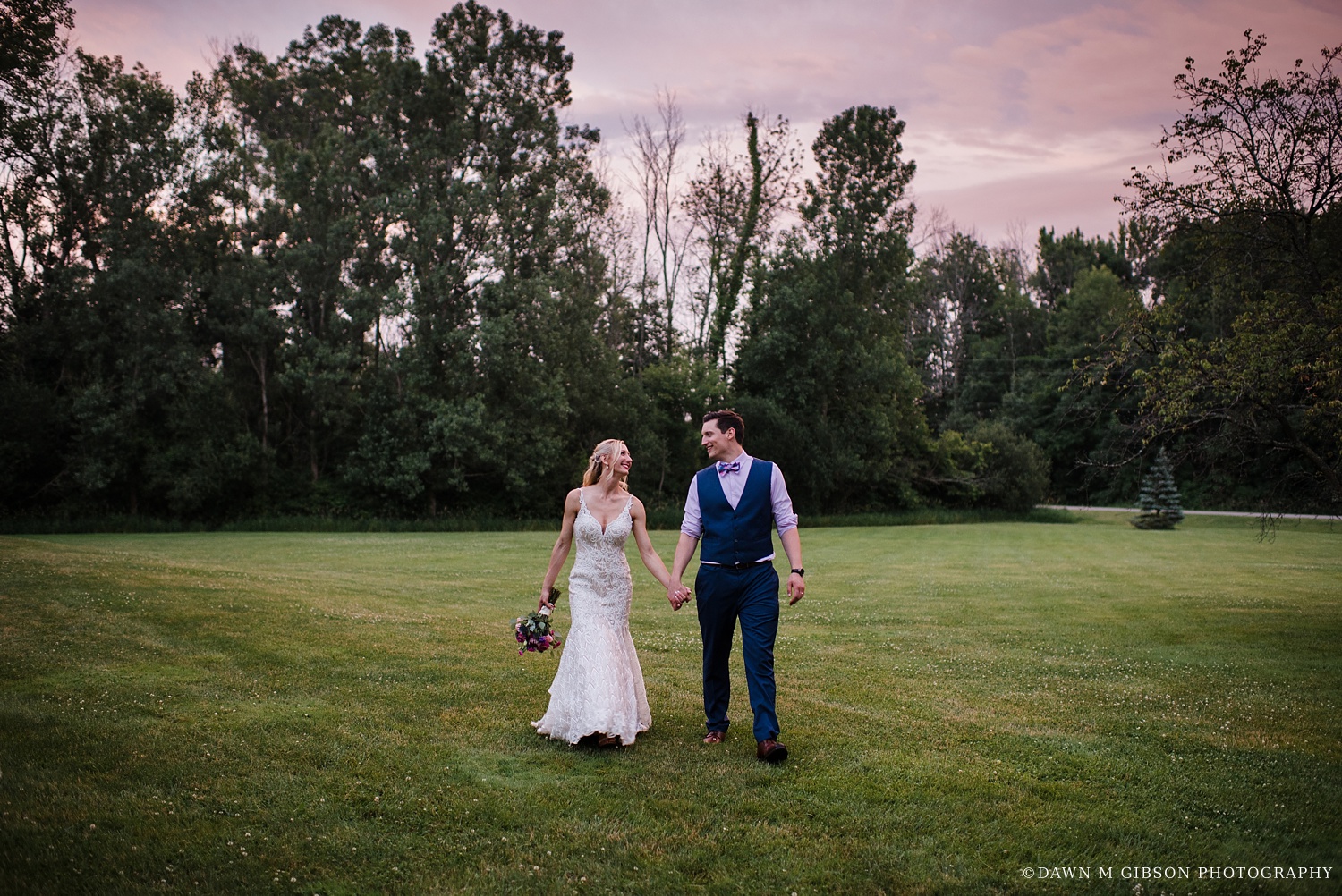 buffalo_newyork_wedding_photographer_dawnmgibsonphoto_elmwoodvillage_airbnb_springlakewinery_elegantbackyardwedding_0100.jpg