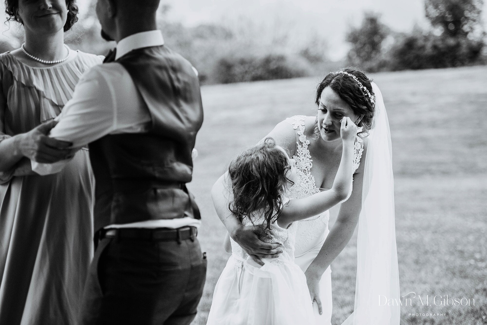 finger-lakes-wedding-photographer-meredith-nick-covid-wedding-backyard-keuka-lake-dawnmgibson-photography_0115.jpg