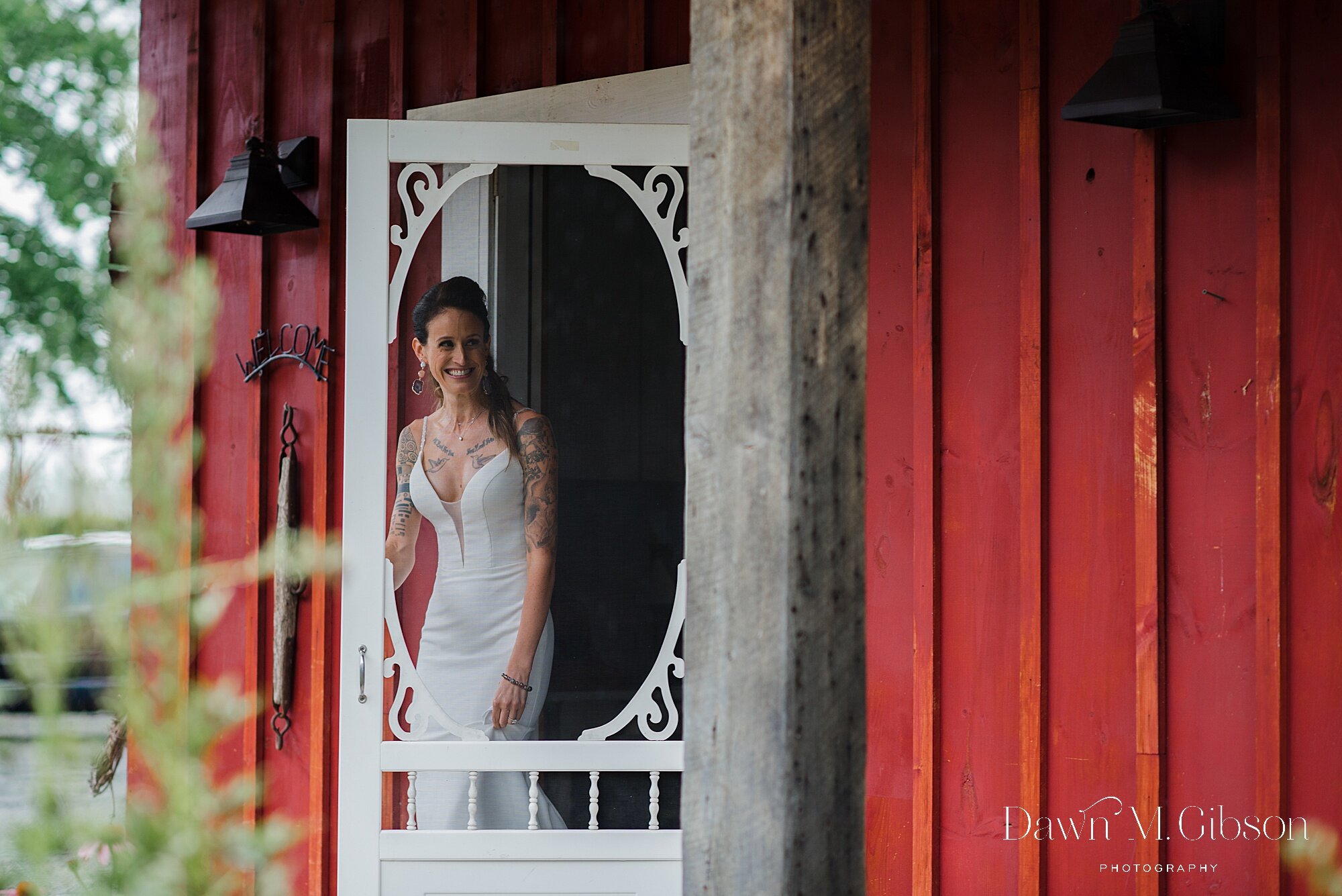 buffalo-new-york-wedding-photographer-backyard-wedding-ideas-dawnmgibsonphotography-emily-craig_0033.jpg