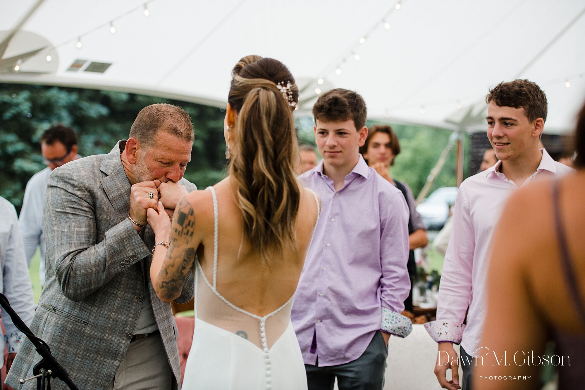 buffalo-new-york-wedding-photographer-backyard-wedding-ideas-dawnmgibsonphotography-emily-craig_0046.jpg