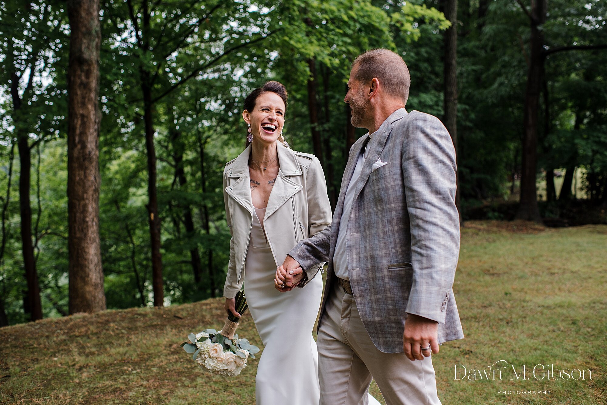 buffalo-new-york-wedding-photographer-backyard-wedding-ideas-dawnmgibsonphotography-emily-craig_0070.jpg