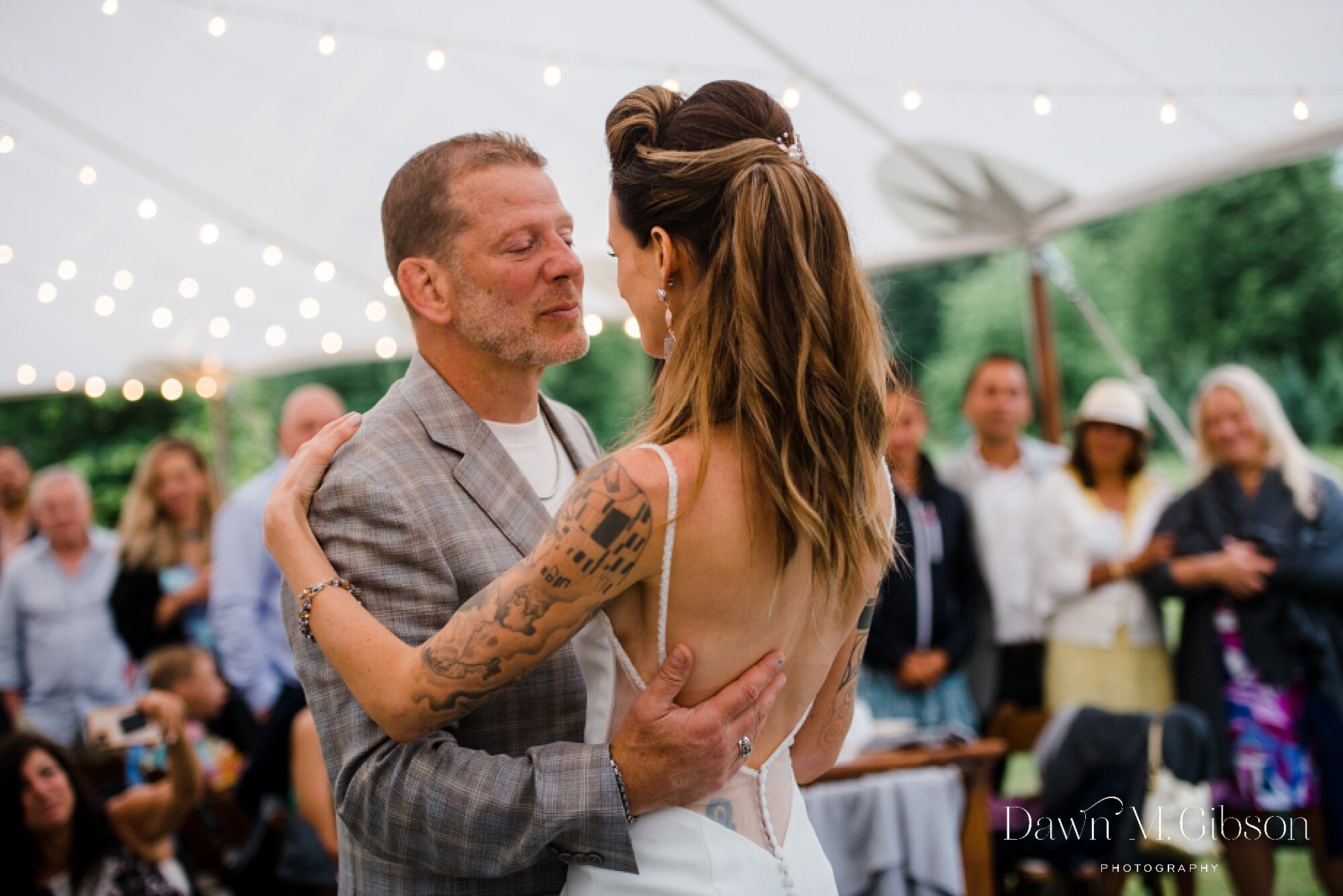 buffalo-new-york-wedding-photographer-backyard-wedding-ideas-dawnmgibsonphotography-emily-craig_0099.jpg