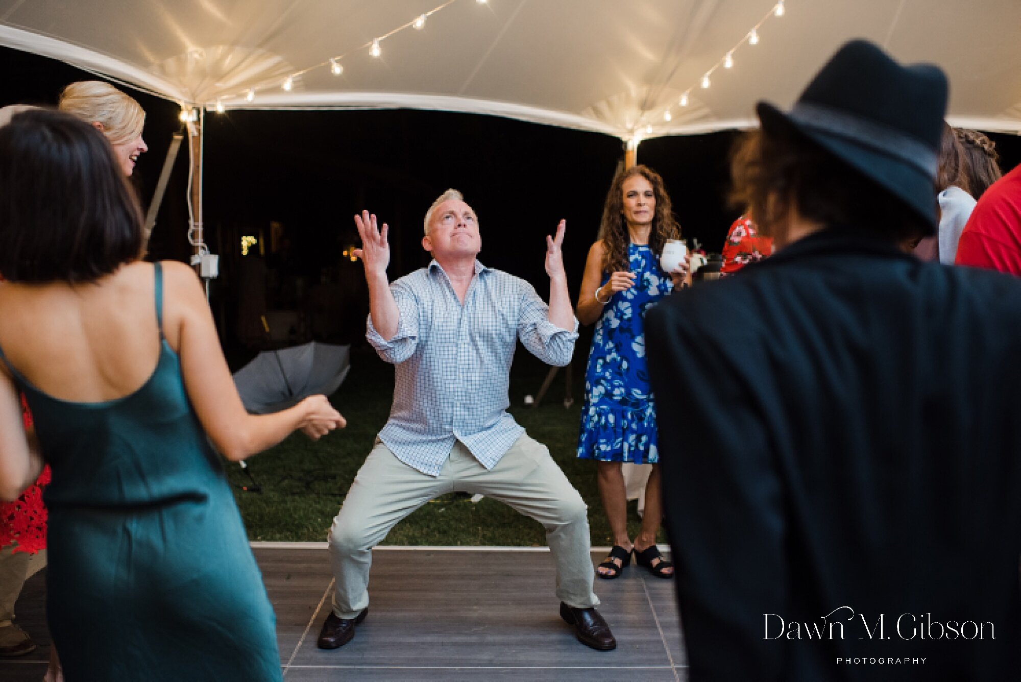 buffalo-new-york-wedding-photographer-backyard-wedding-ideas-dawnmgibsonphotography-emily-craig_0128.jpg