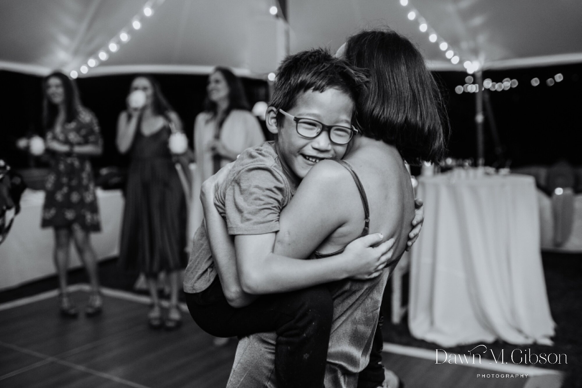 buffalo-new-york-wedding-photographer-backyard-wedding-ideas-dawnmgibsonphotography-emily-craig_0129.jpg