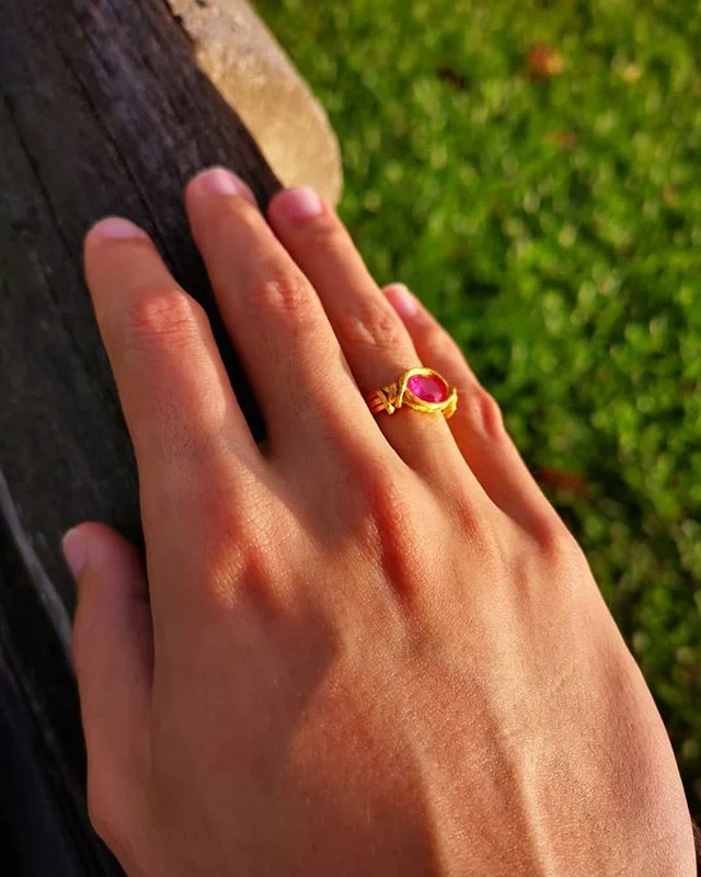 [Archive] Pop of pink

Ring of Delphi, Neon Pink Spinel, 24K Gold

#spinel #finegold #ringofDelphi #thencreations #ring #warmth #rebirth #rejuvenation