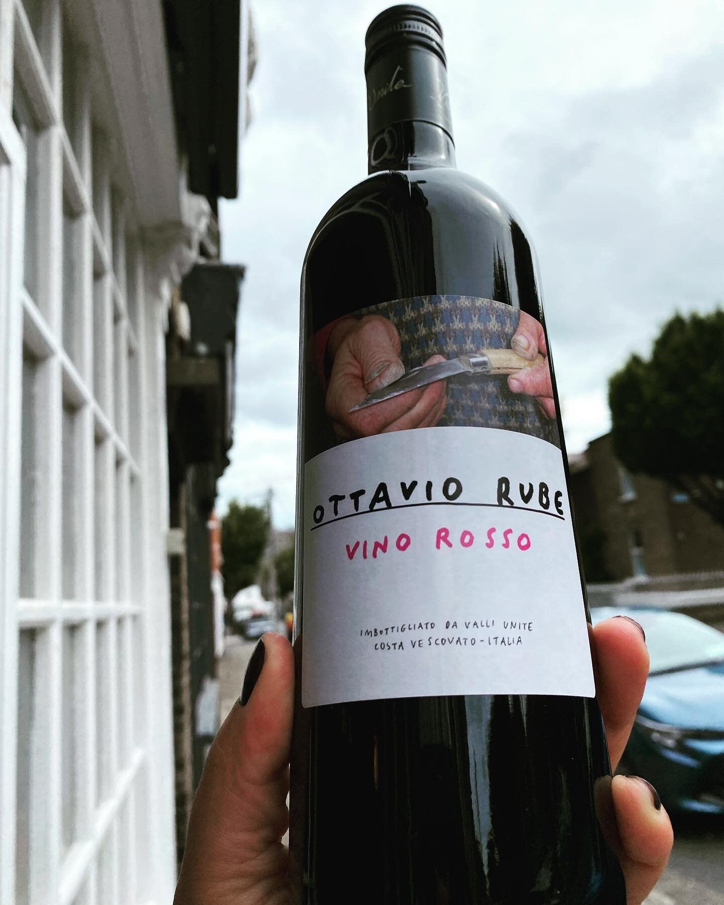 It is back in store! 😊 Bright fresh fruit nose, red cherry, light-to-medium bodied. Nice grip and savoury flavours on a palate structured by refreshing acidity.
Open 8 - 8 pm.  #organicwine #redwine #organicredwine #shoplocal #smallbusiness #wednesd