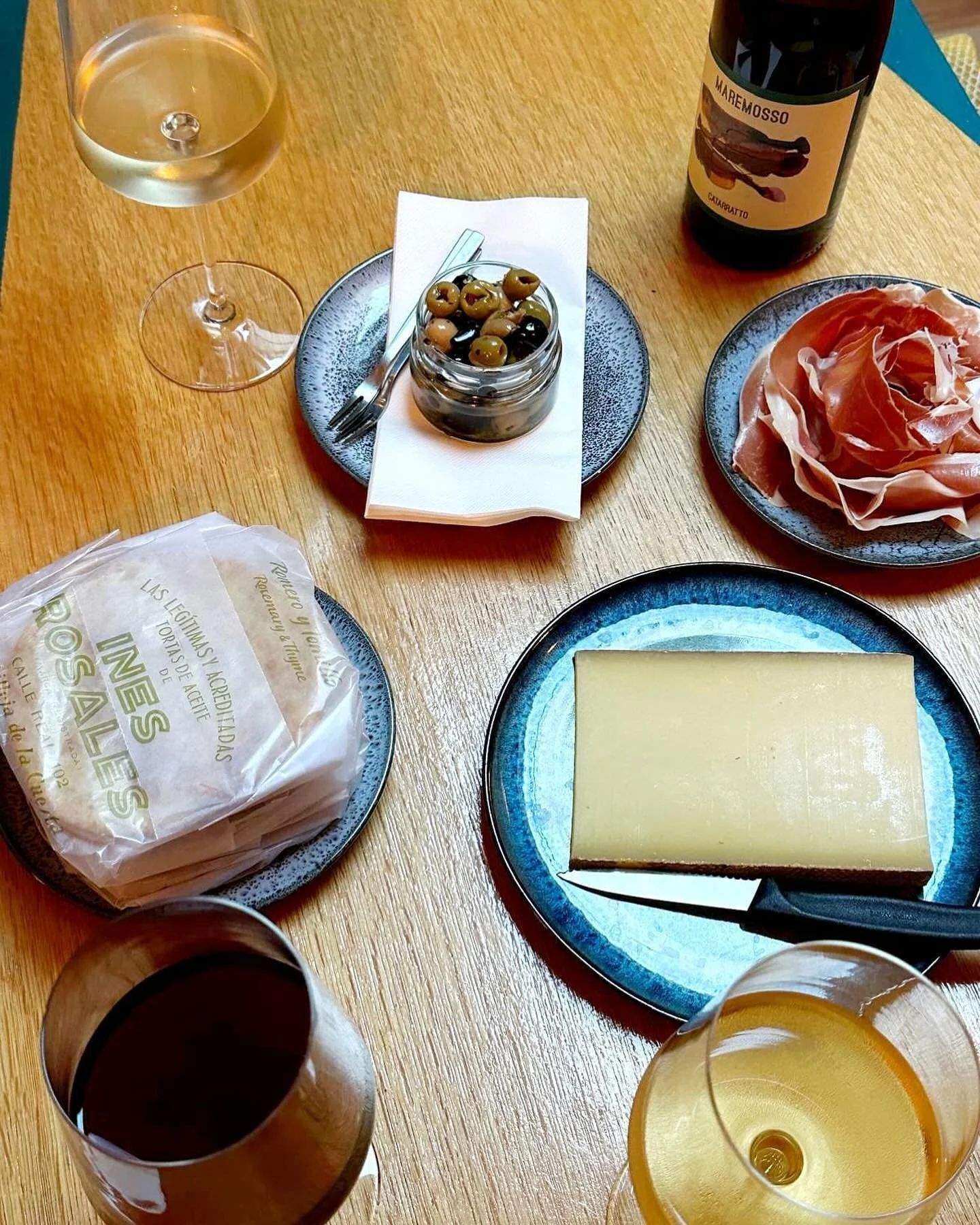 Chill Saturday. A little cheese, a little wine, and a lot of relaxation. 😊

Here til 9pm

#chillsaturday #chillvibes #saturdaymood #saturdayvibes #organicwine #supportlocal