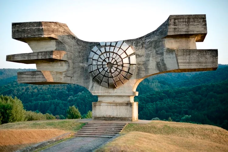 Spomenik Revoluciji Podgaric, Croatia
