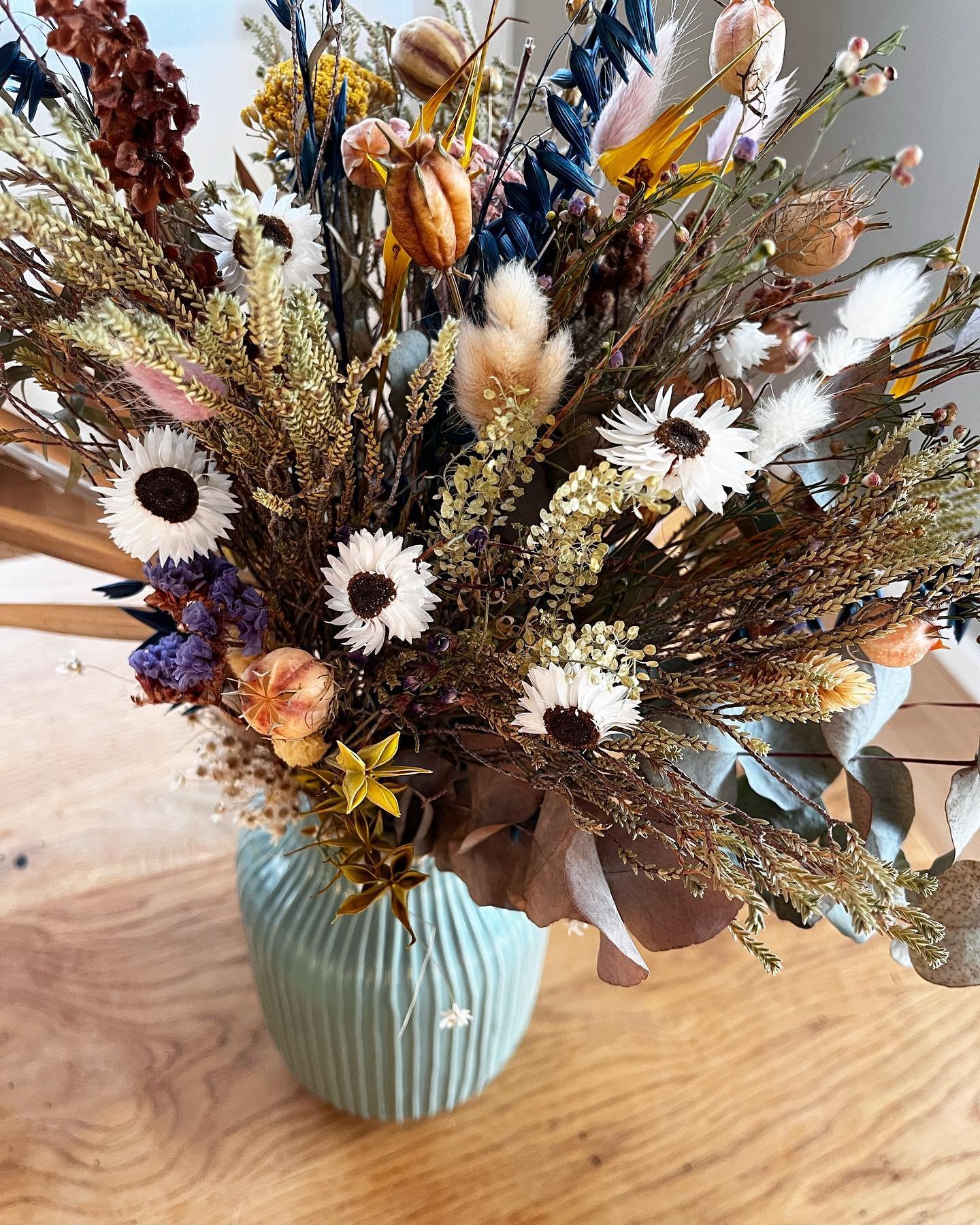 dried flowers in a vase 1.jpg
