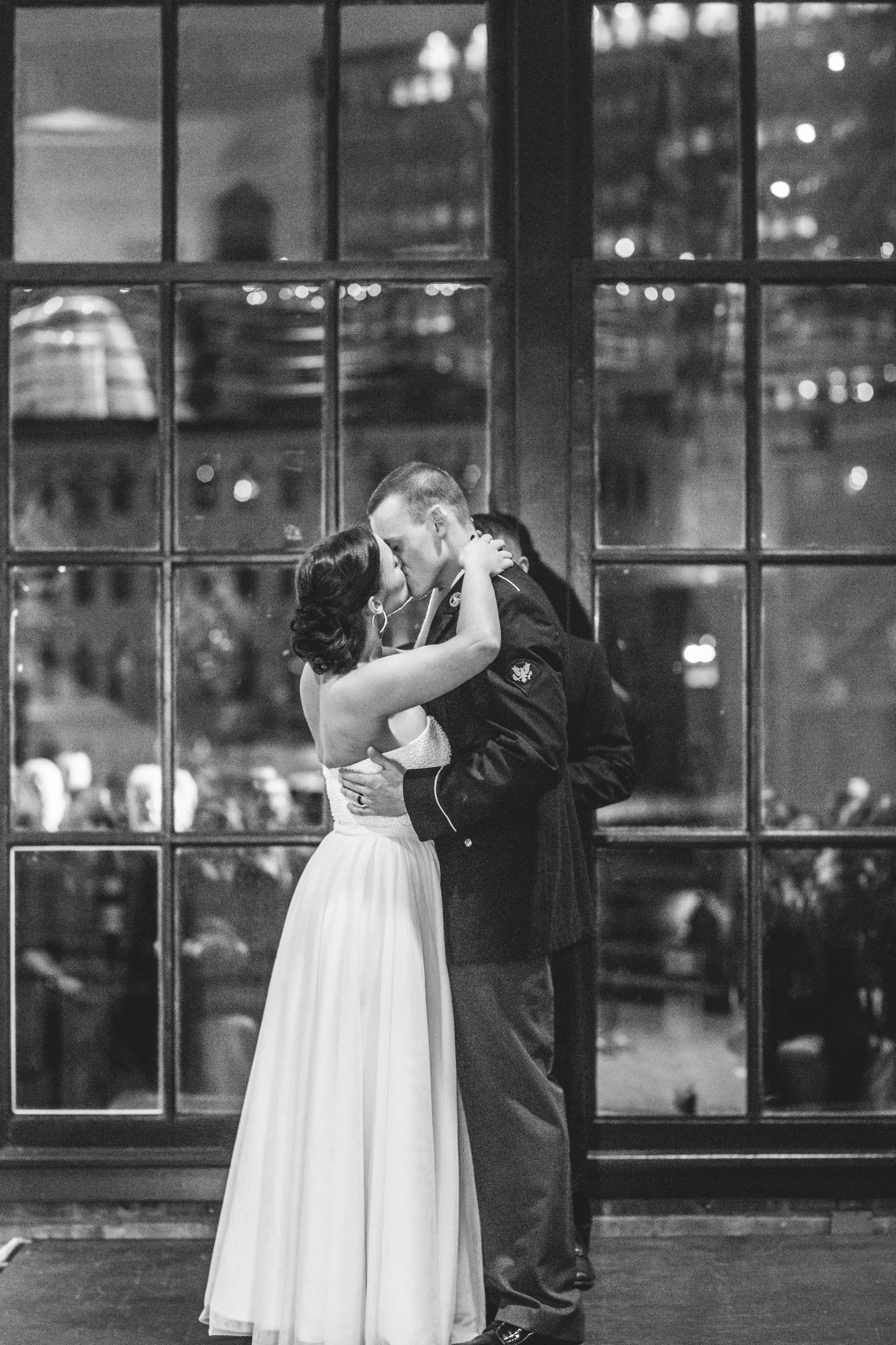 Cleveland Wedding at windows on the river // cleveland wedding photographer