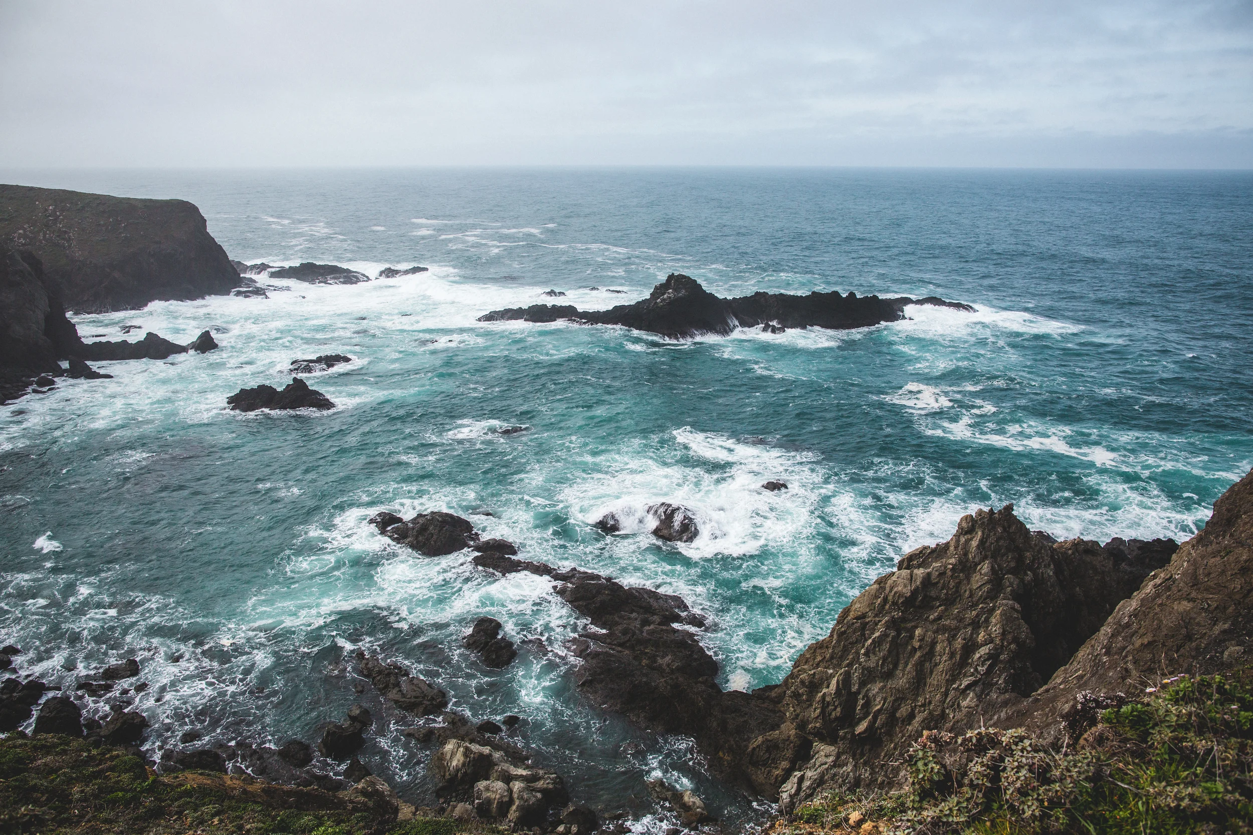 northern california road trip pacific ocean cliff cliffside