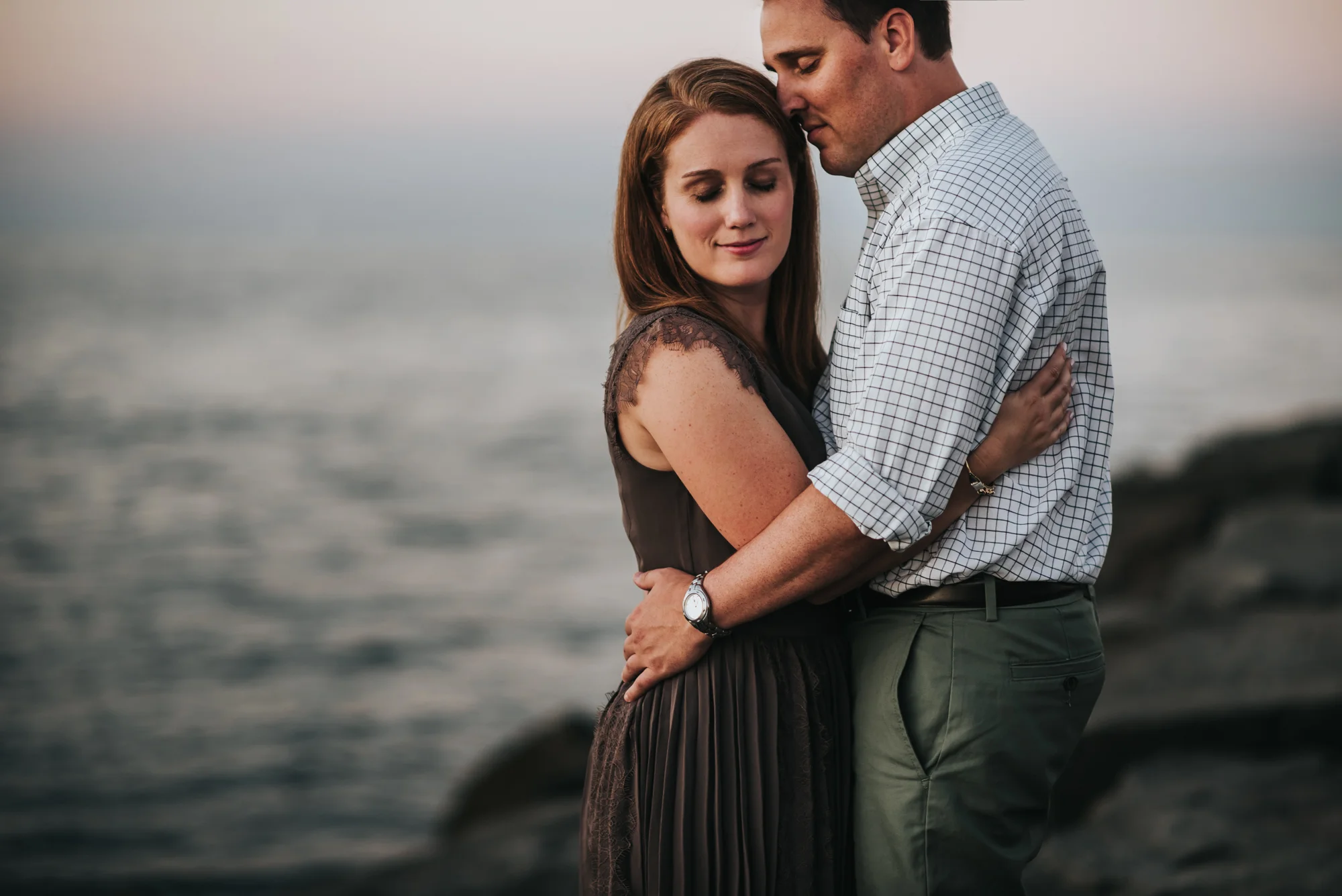 edgewater beach engagement session - cleveland ohio