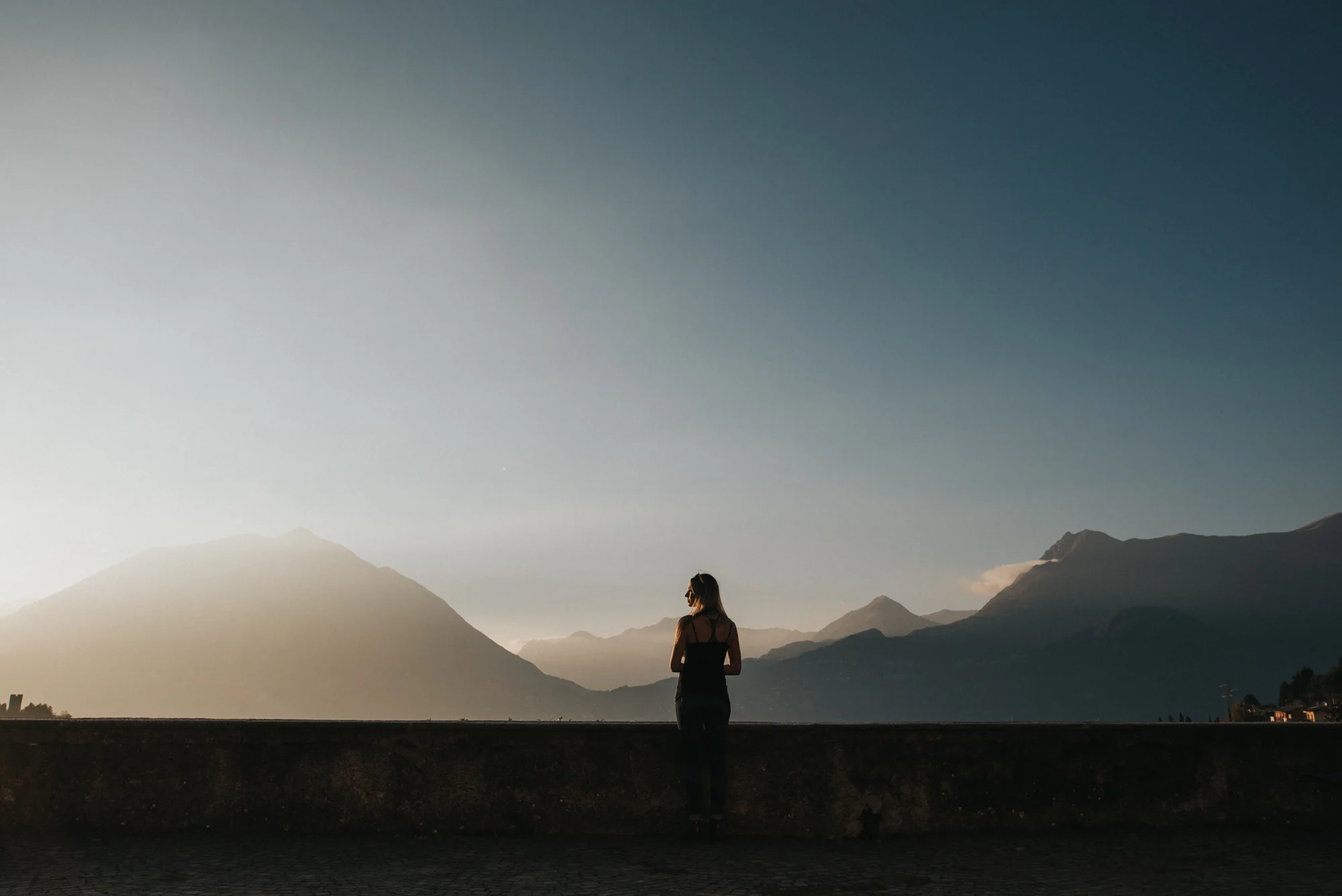 lake como italy traveling wedding photographers