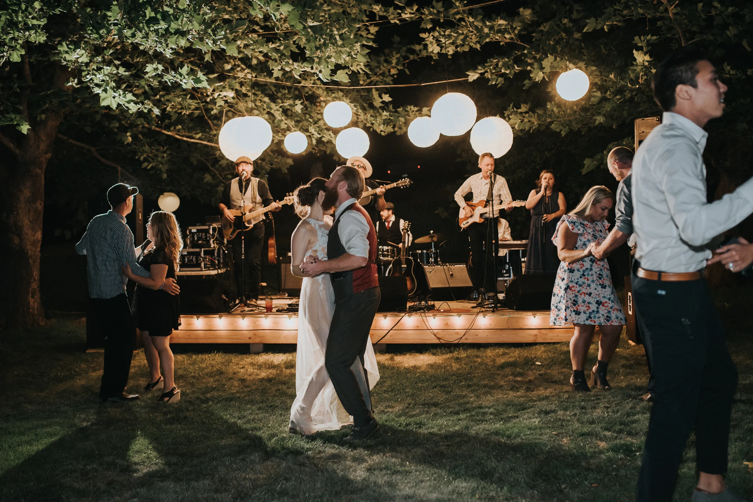 Backyard Wedding in Yakima Washington | Andrea & Mitch