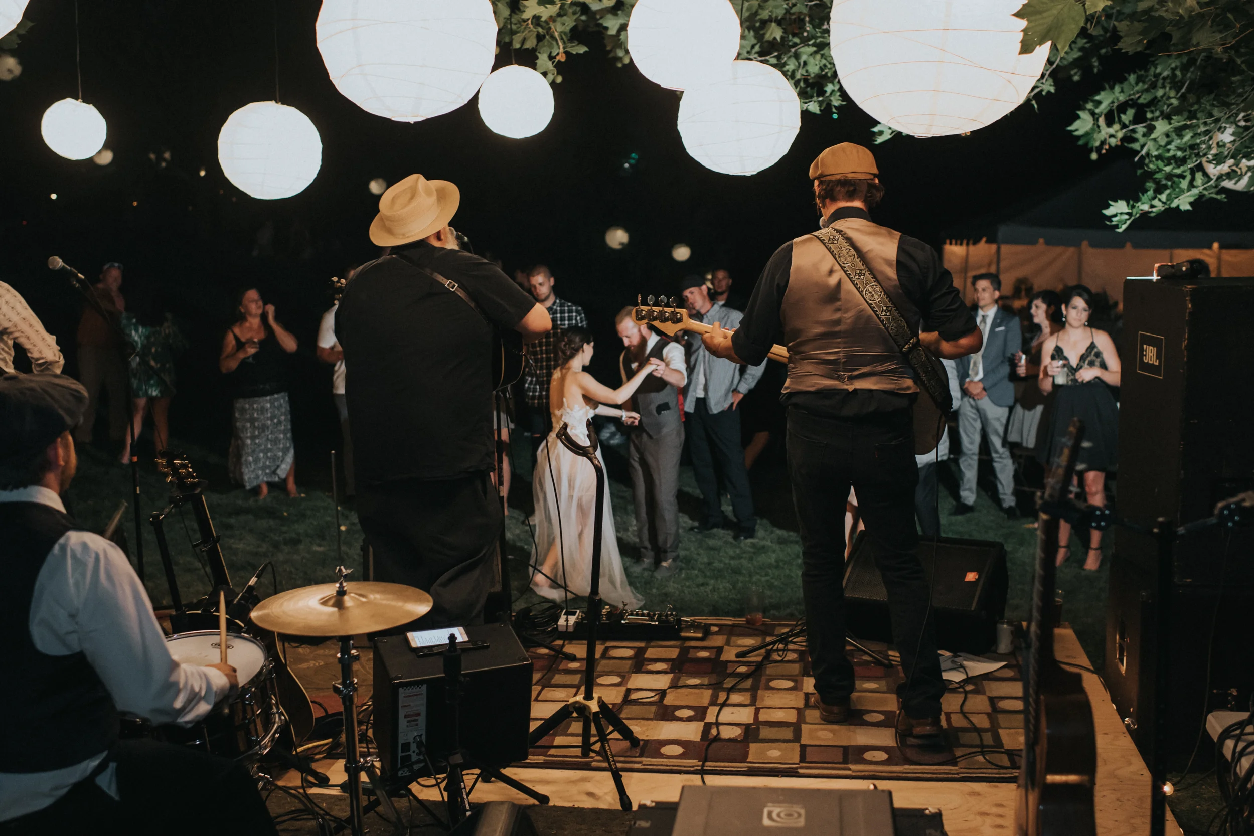 Backyard Wedding in Yakima Washington | Andrea & Mitch
