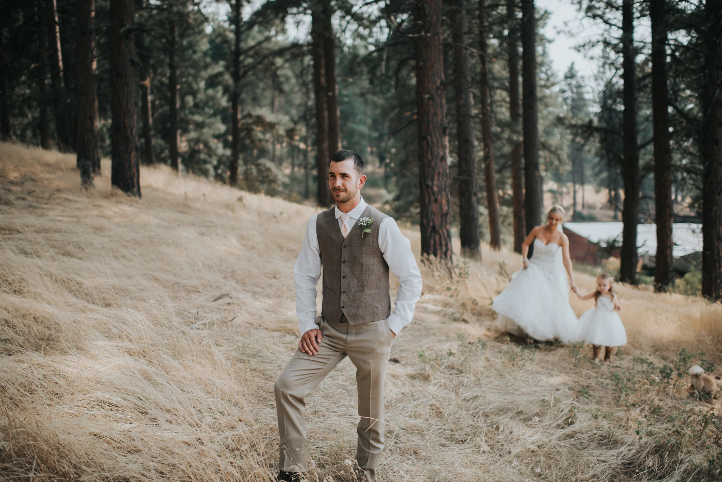 Wedding at The Cattle Barn in Cle Elum Washington | Megan & Ronny