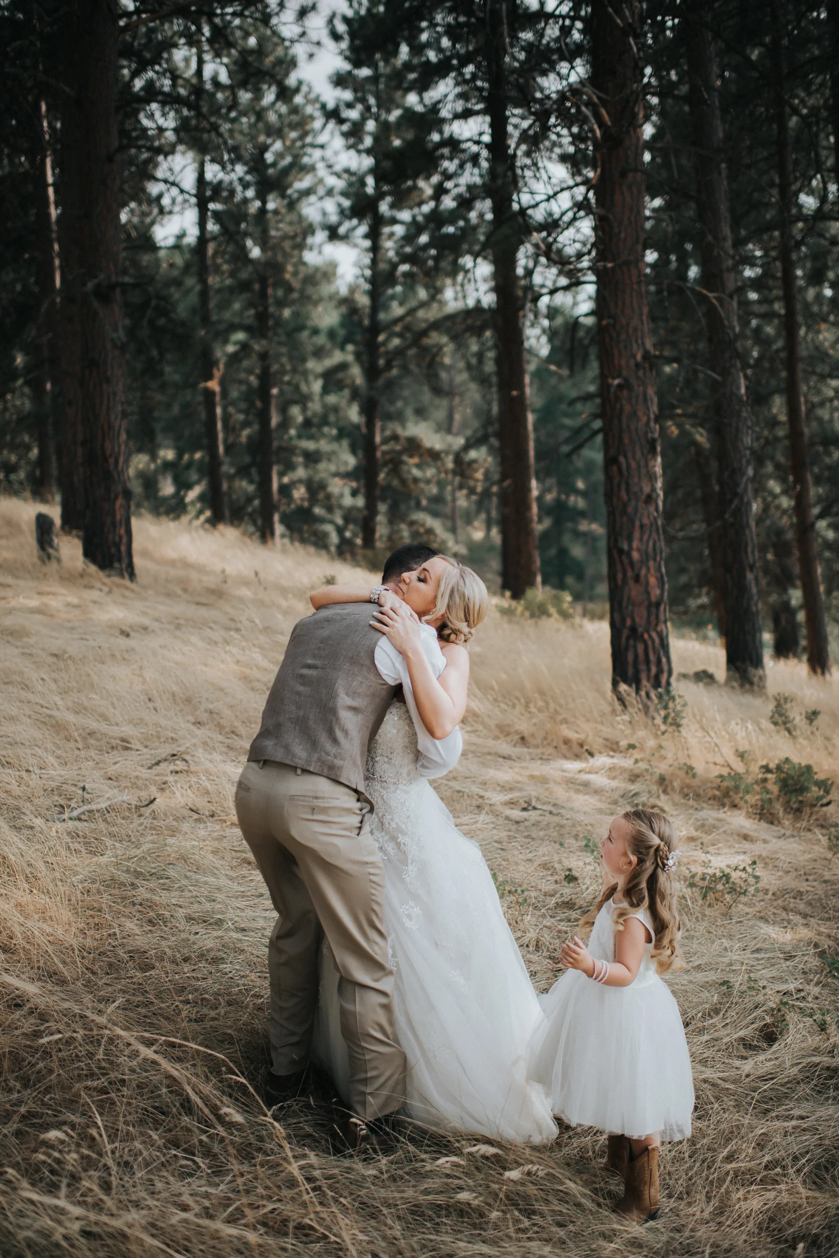 Wedding at The Cattle Barn in Cle Elum Washington | Megan & Ronny