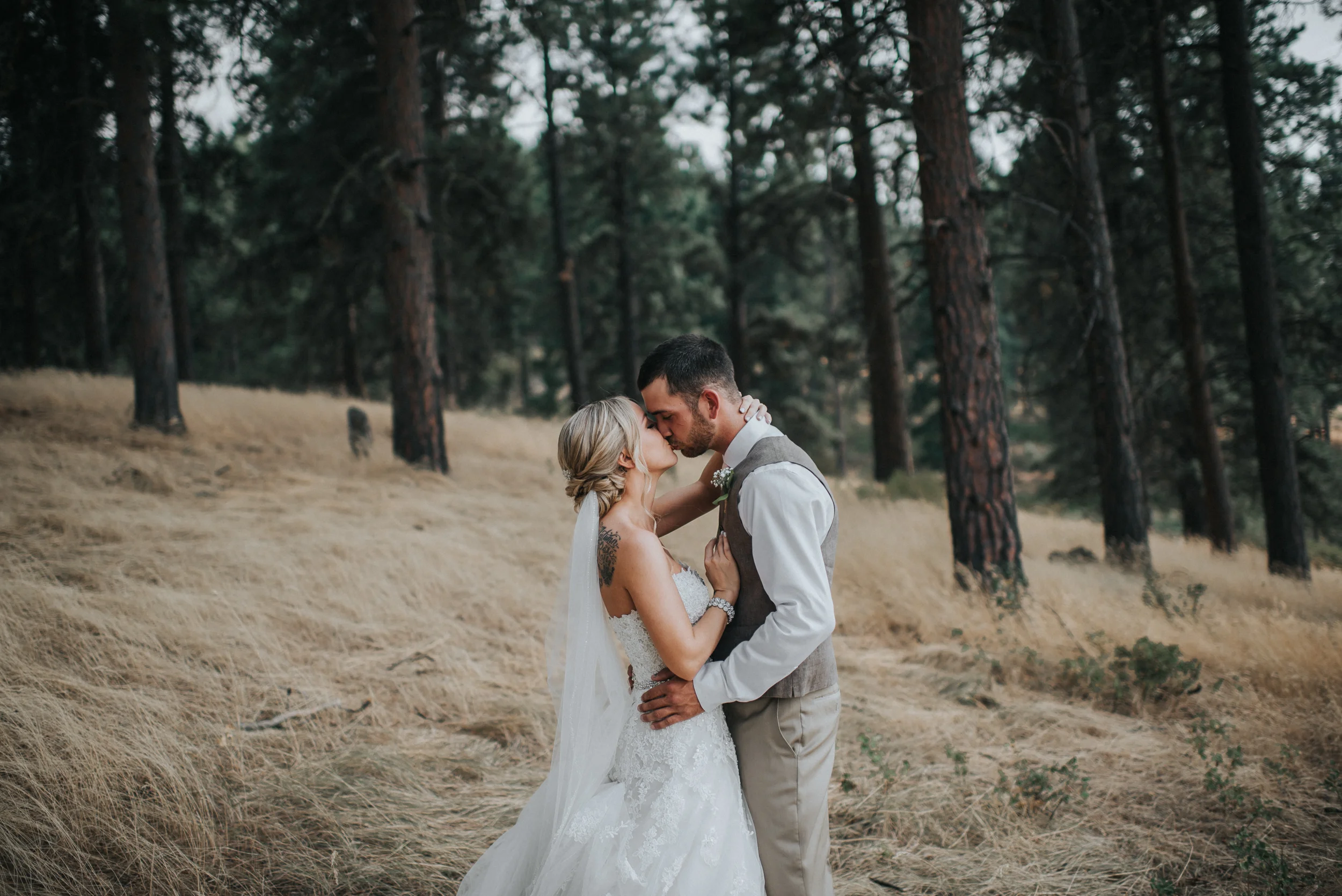 Wedding at The Cattle Barn in Cle Elum Washington | Megan & Ronny
