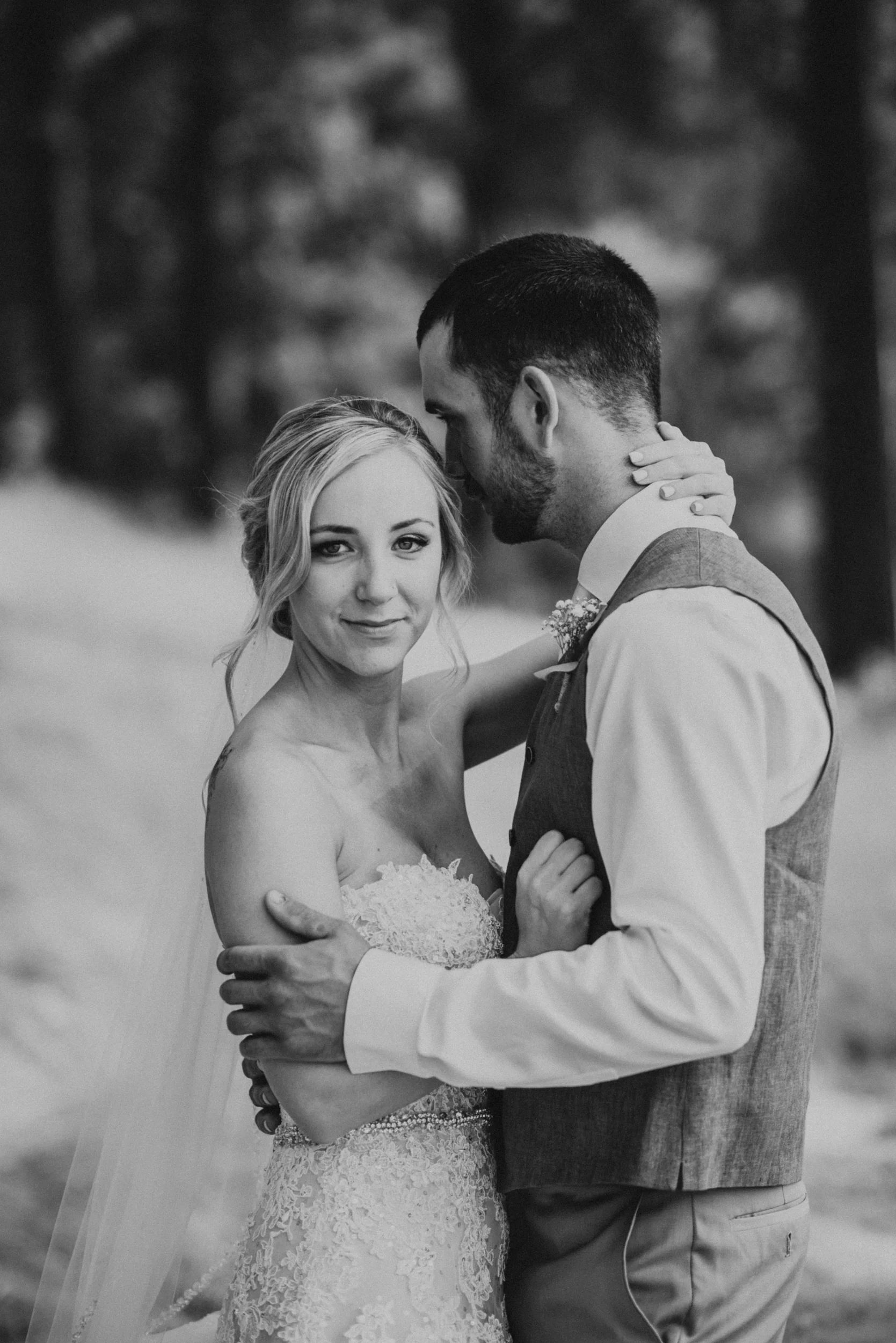 Wedding at The Cattle Barn in Cle Elum Washington | Megan & Ronny