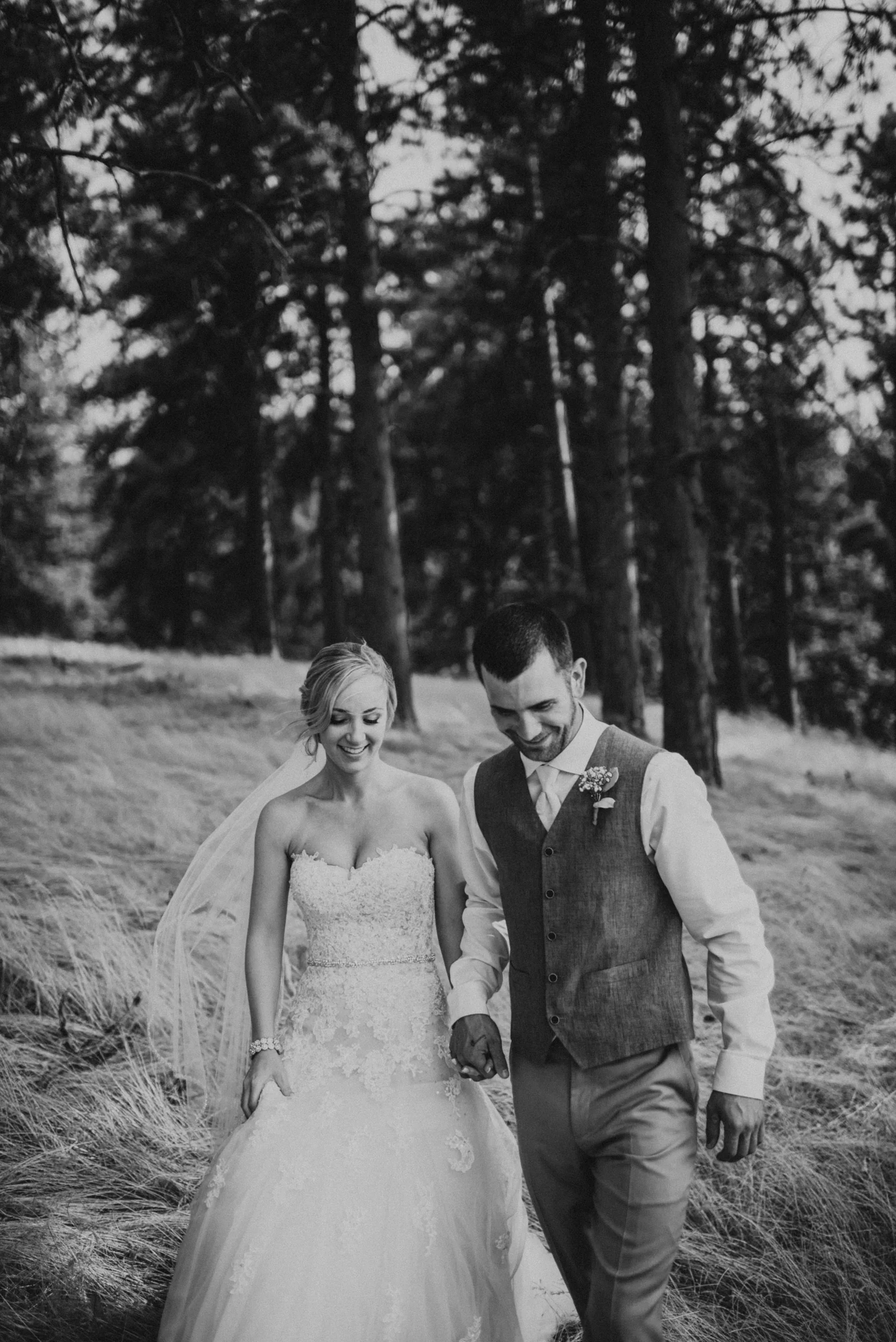 Wedding at The Cattle Barn in Cle Elum Washington | Megan & Ronny