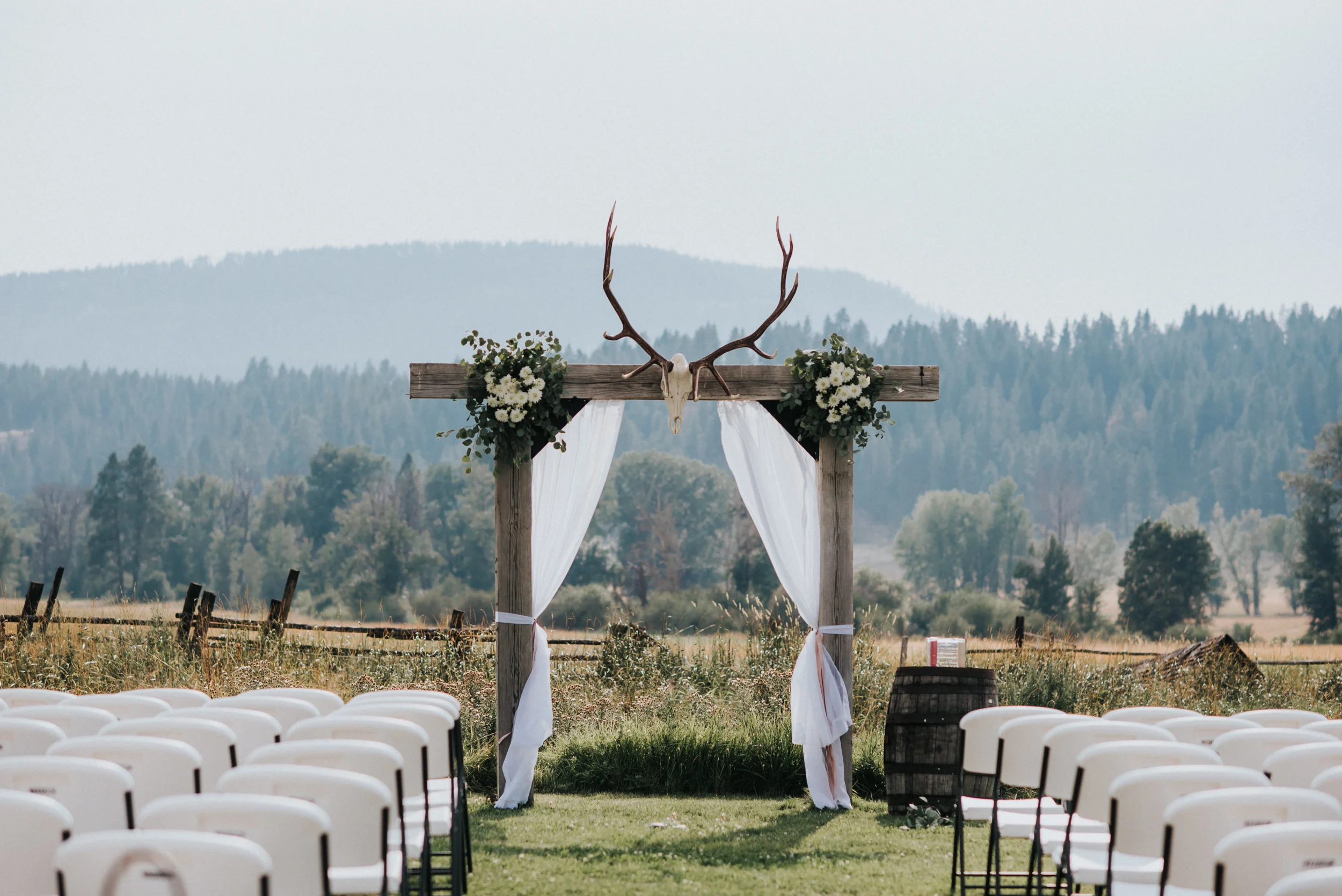 Wedding at The Cattle Barn in Cle Elum Washington | Megan & Ronny