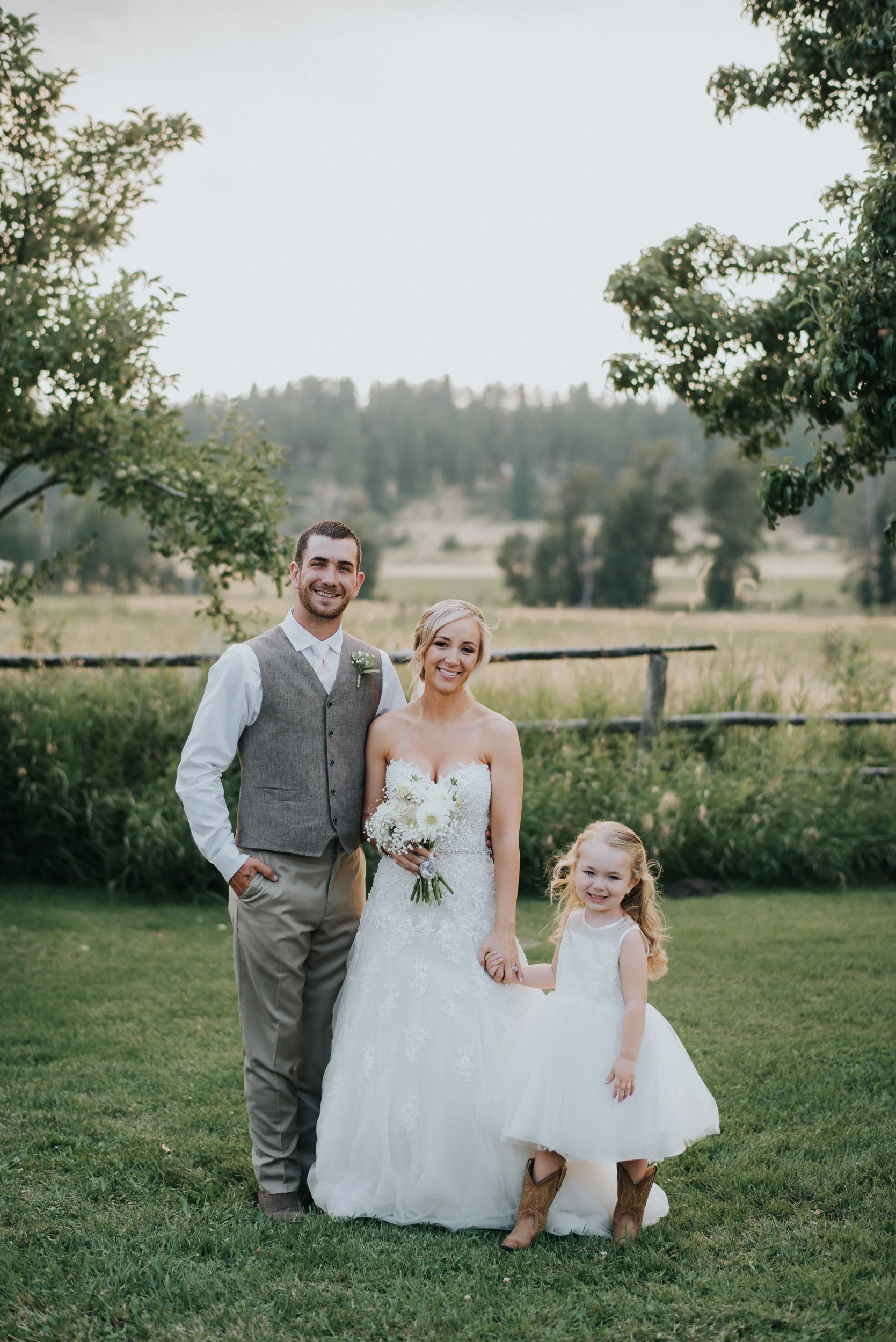 Wedding at The Cattle Barn in Cle Elum Washington | Megan & Ronny