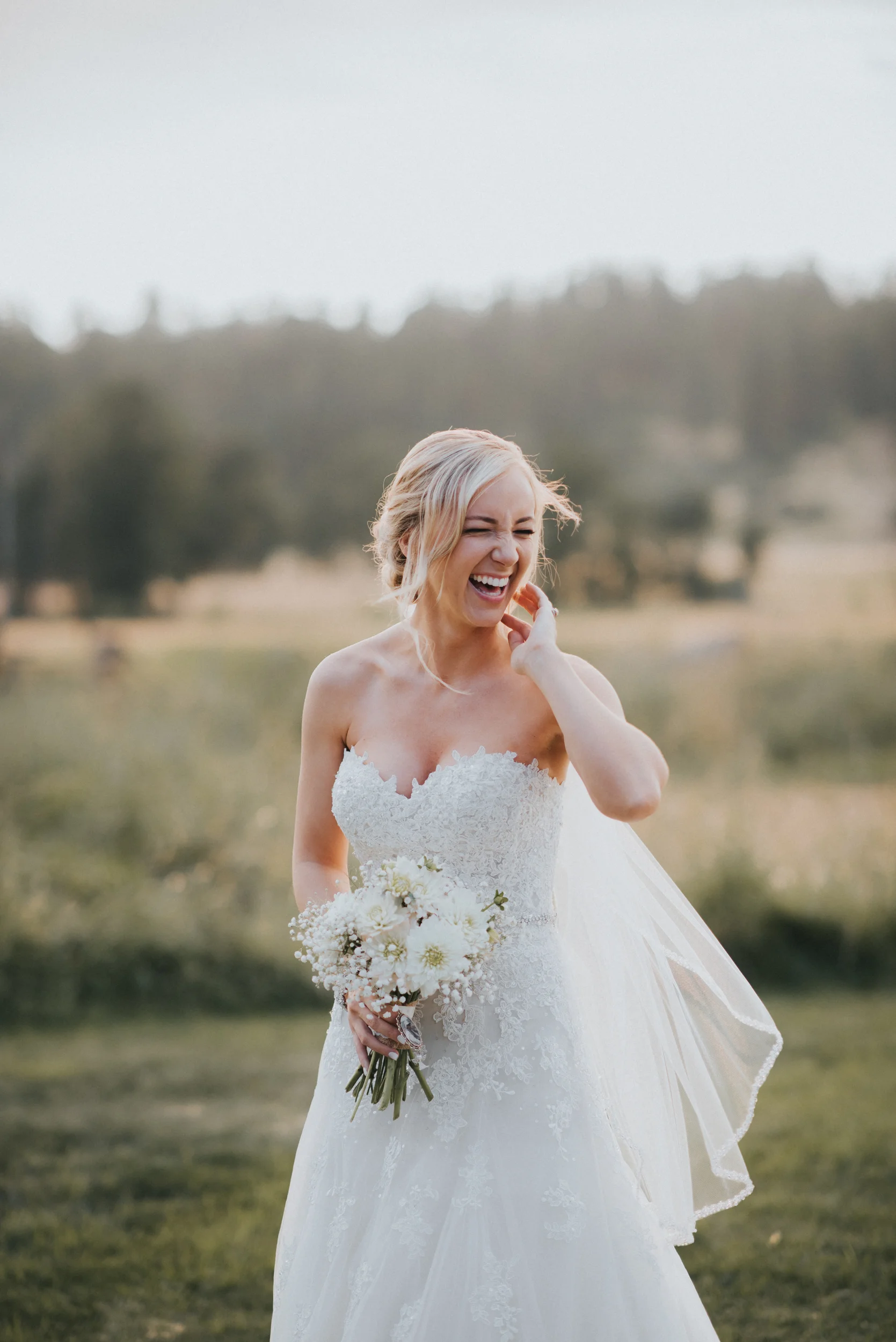 Wedding at The Cattle Barn in Cle Elum Washington | Megan & Ronny