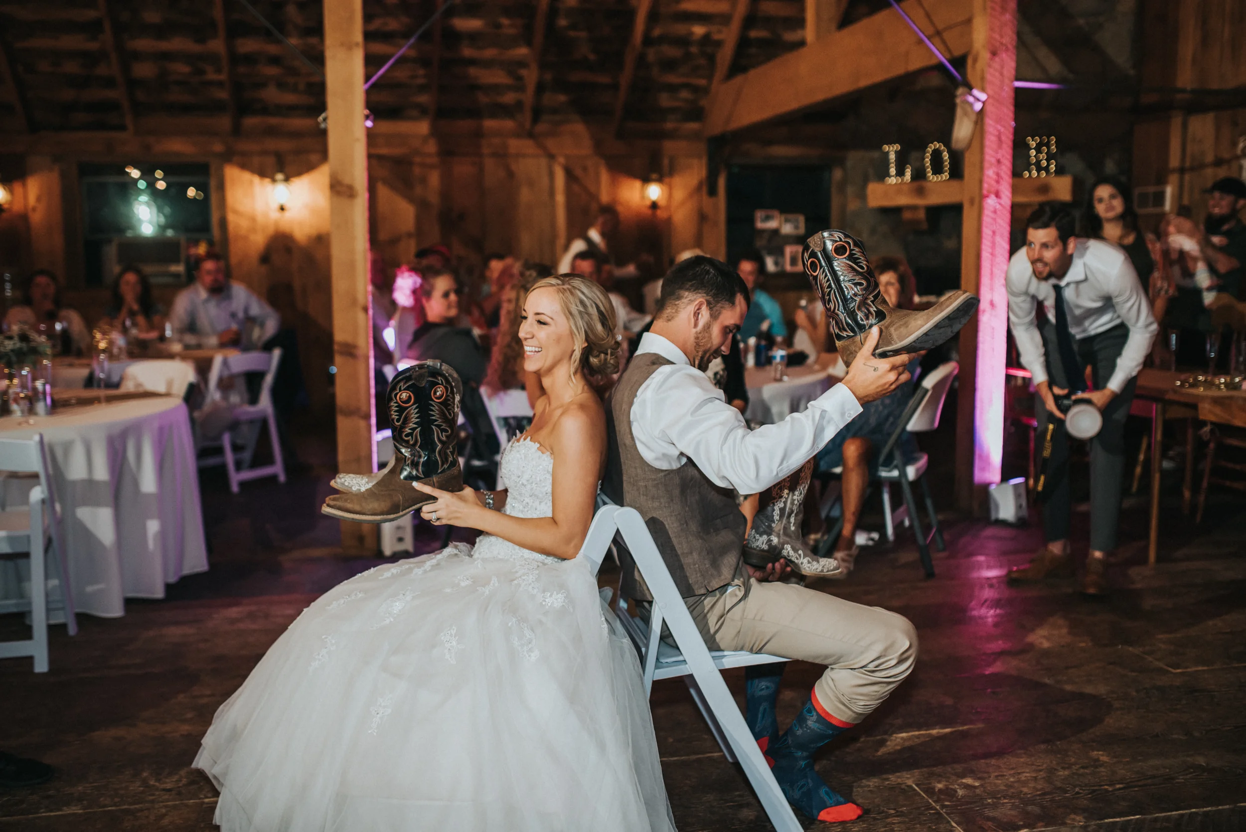 Wedding at The Cattle Barn in Cle Elum Washington | Megan & Ronny