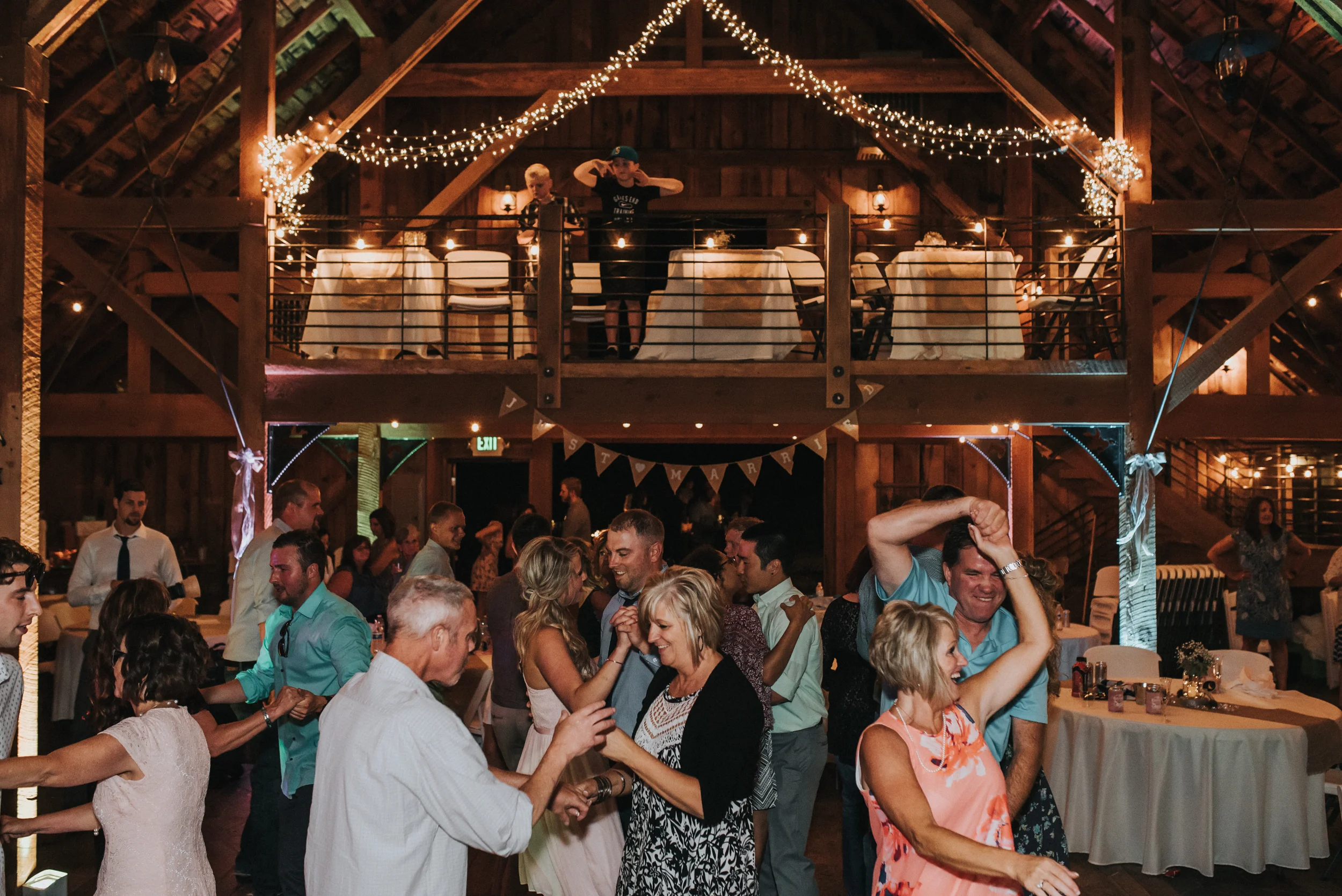 Wedding at The Cattle Barn in Cle Elum Washington | Megan & Ronny