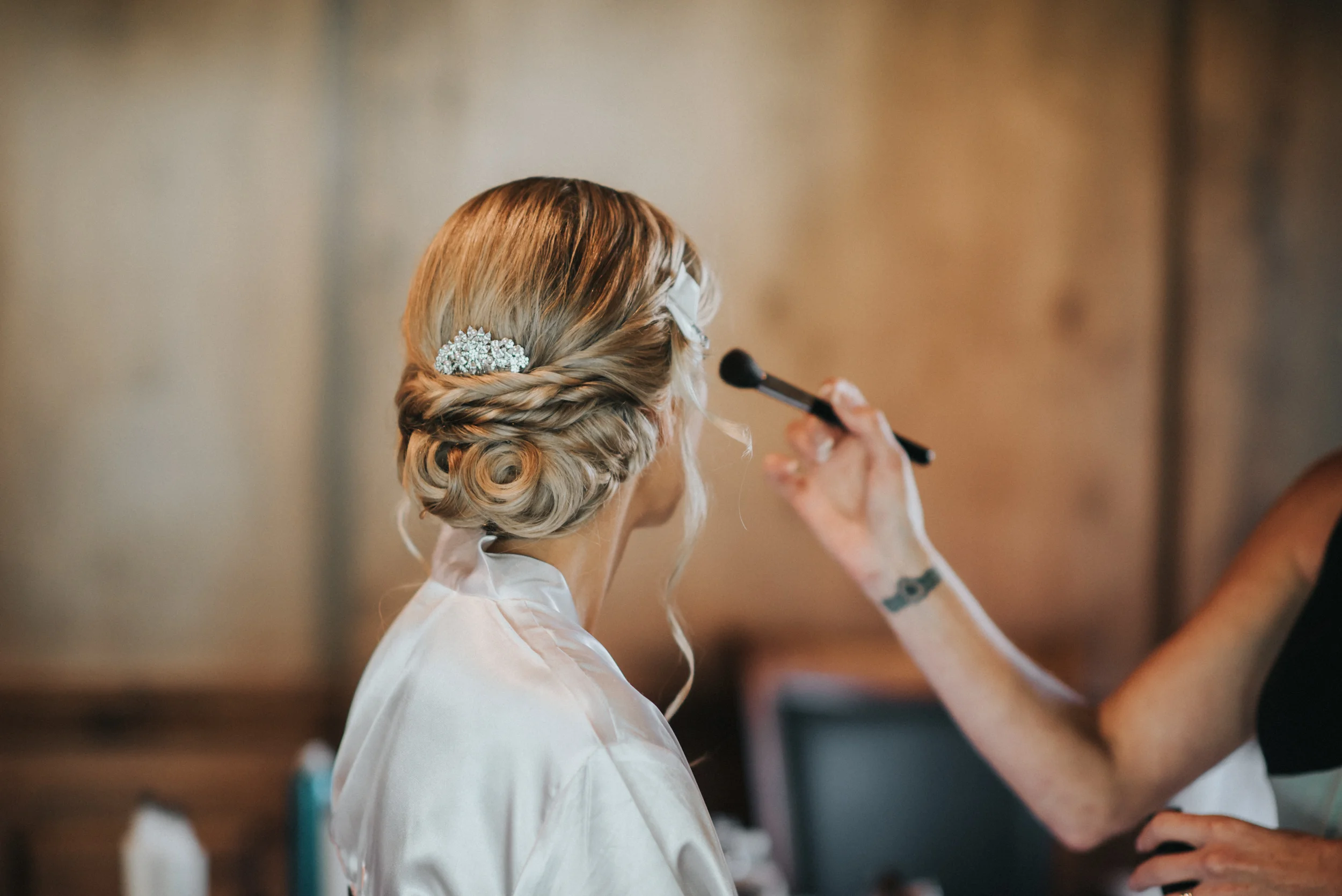 Wedding at The Cattle Barn in Cle Elum Washington | Megan & Ronny