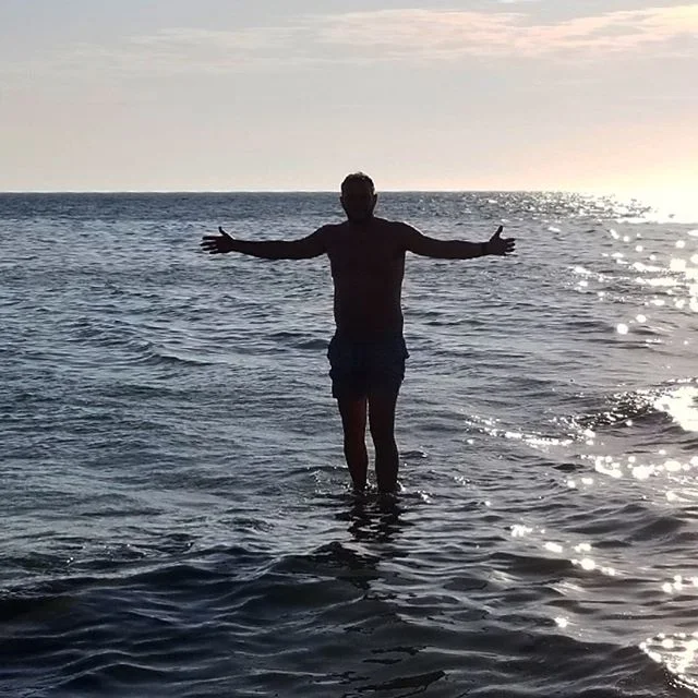 Ok, I&rsquo;ll get my feet wet. #lakemichigan #saturday #weirdphotos