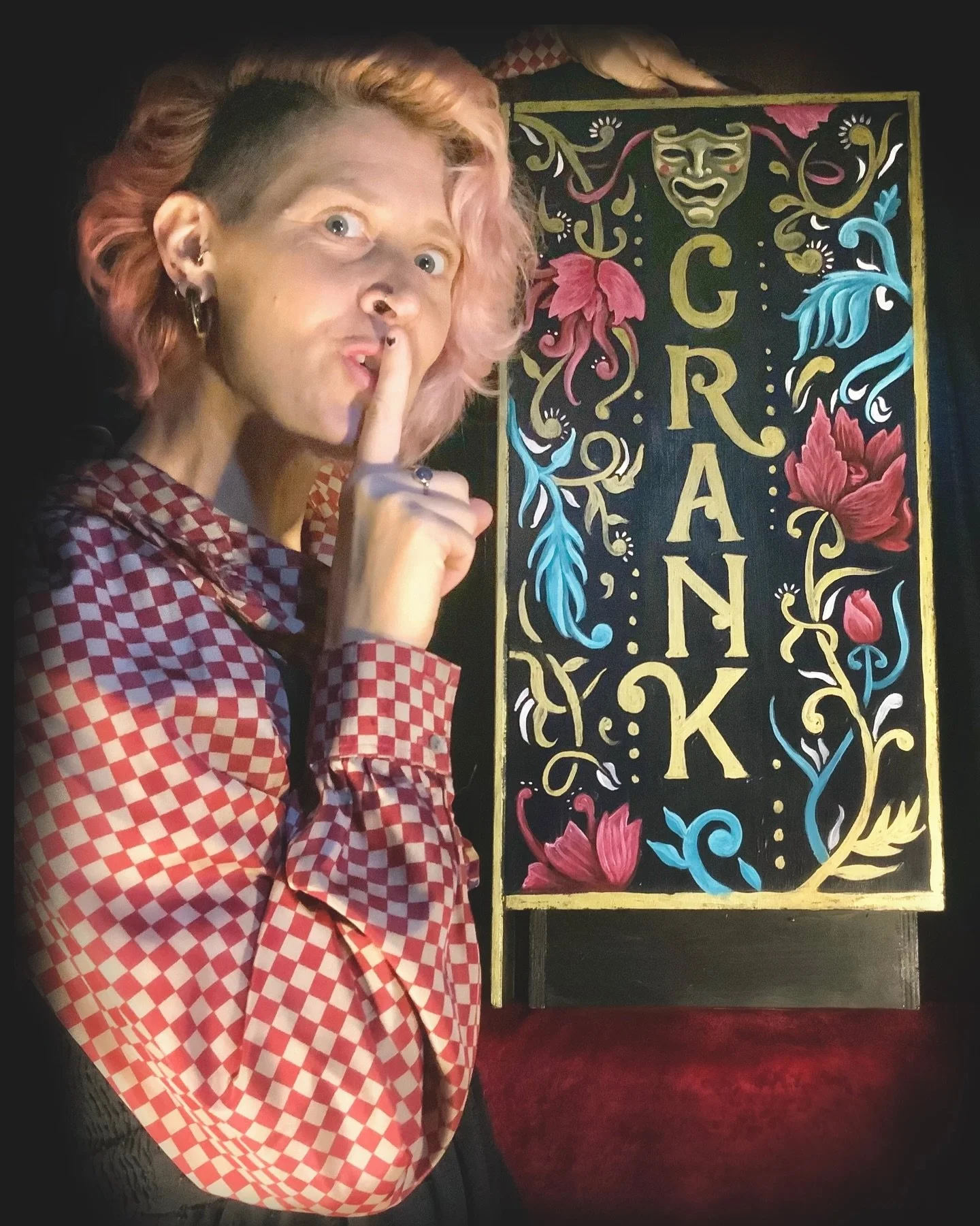 Get yer crank rags on!. Dark tales have been sufficiently trapped inside the Crankie box, awaiting this evening’s performance……..you coming?
Tickets in bio 🖤
#crankiebox #shadowandbone #shadowtheatre #halloweenishere