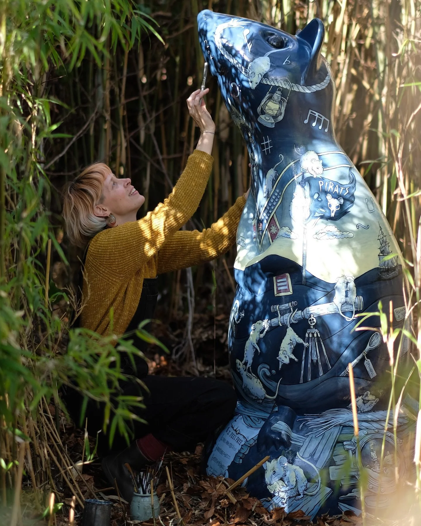 Despite all my rage, I&rsquo;m still just a rat in Hull History Centre&hellip;&hellip;

If you missed my 6 foot rat &lsquo;piRATS&rsquo; last year worry not&hellip;.he&rsquo;s back!. 

PIRATS
Artist: Karis Harrington
Location: Hull History Centre, Wo