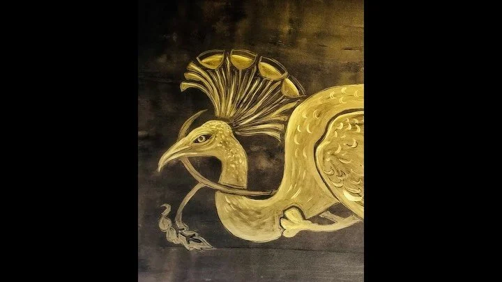 ⭐️⭐️⭐️⭐️ Gold on gold twin peacock action. ⭐️⭐️⭐️⭐️
A bit of process for the Crankie facades

For @movingpartsarts 💛

#paintitgold #peacockart #theatredesign #goldgoldgold