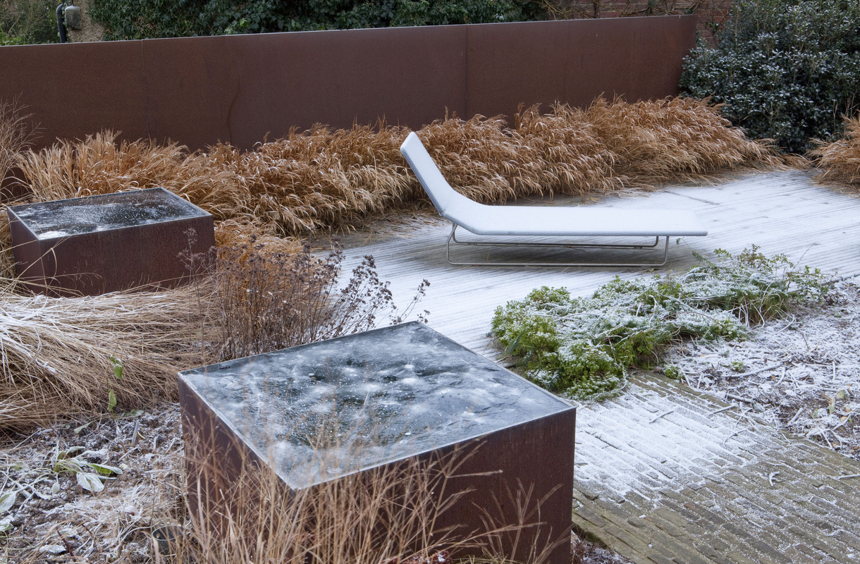 gallery_high_09_Toms_courtyard_MM.jpg
