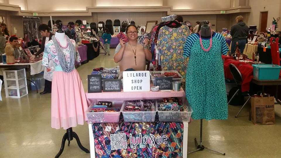 Leslie at her LuLaRoe booth at Saint Irenaeus.