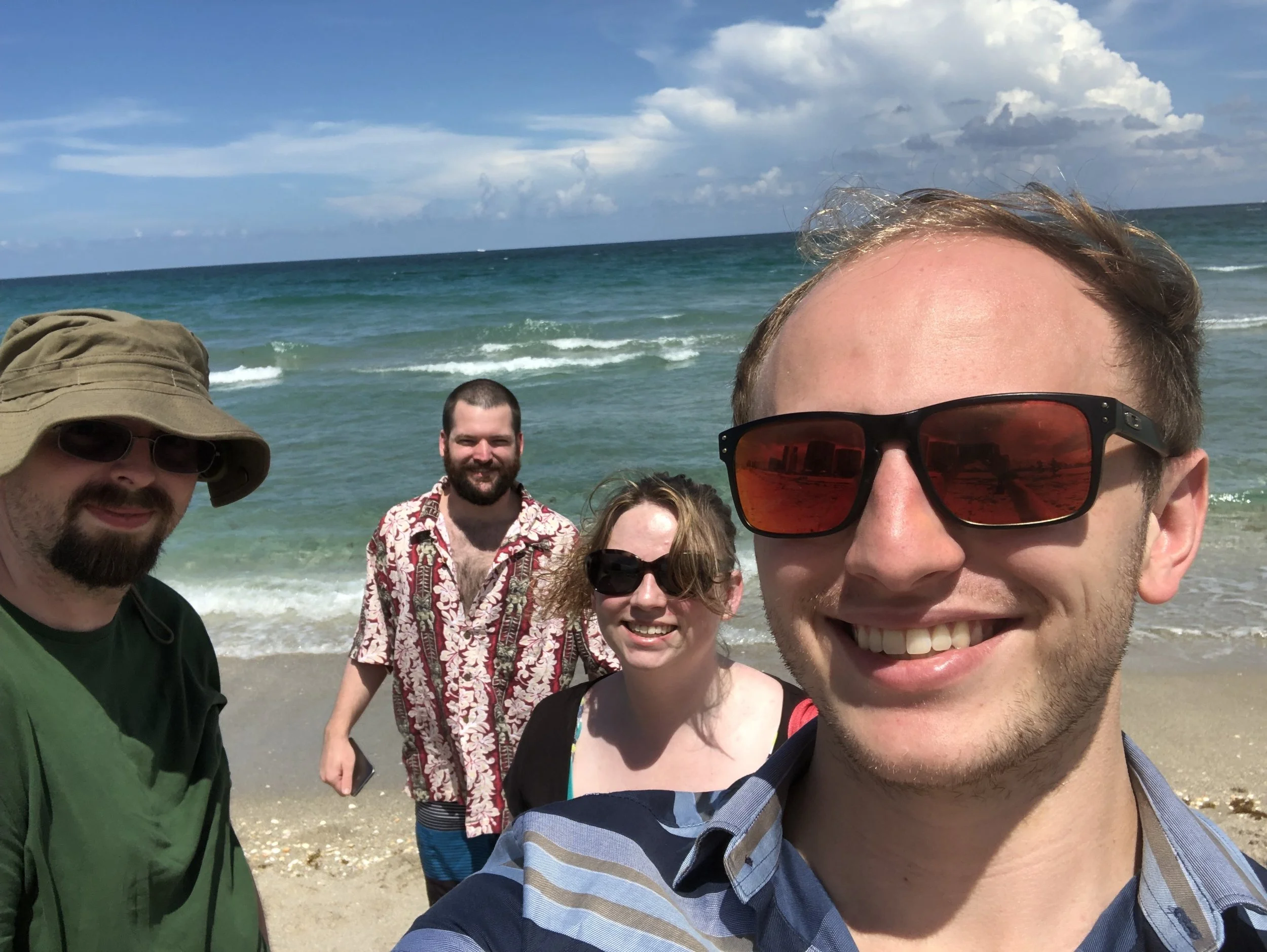Thompson Lab enjoyed a day at the beach after presenting at TGFB 2019!