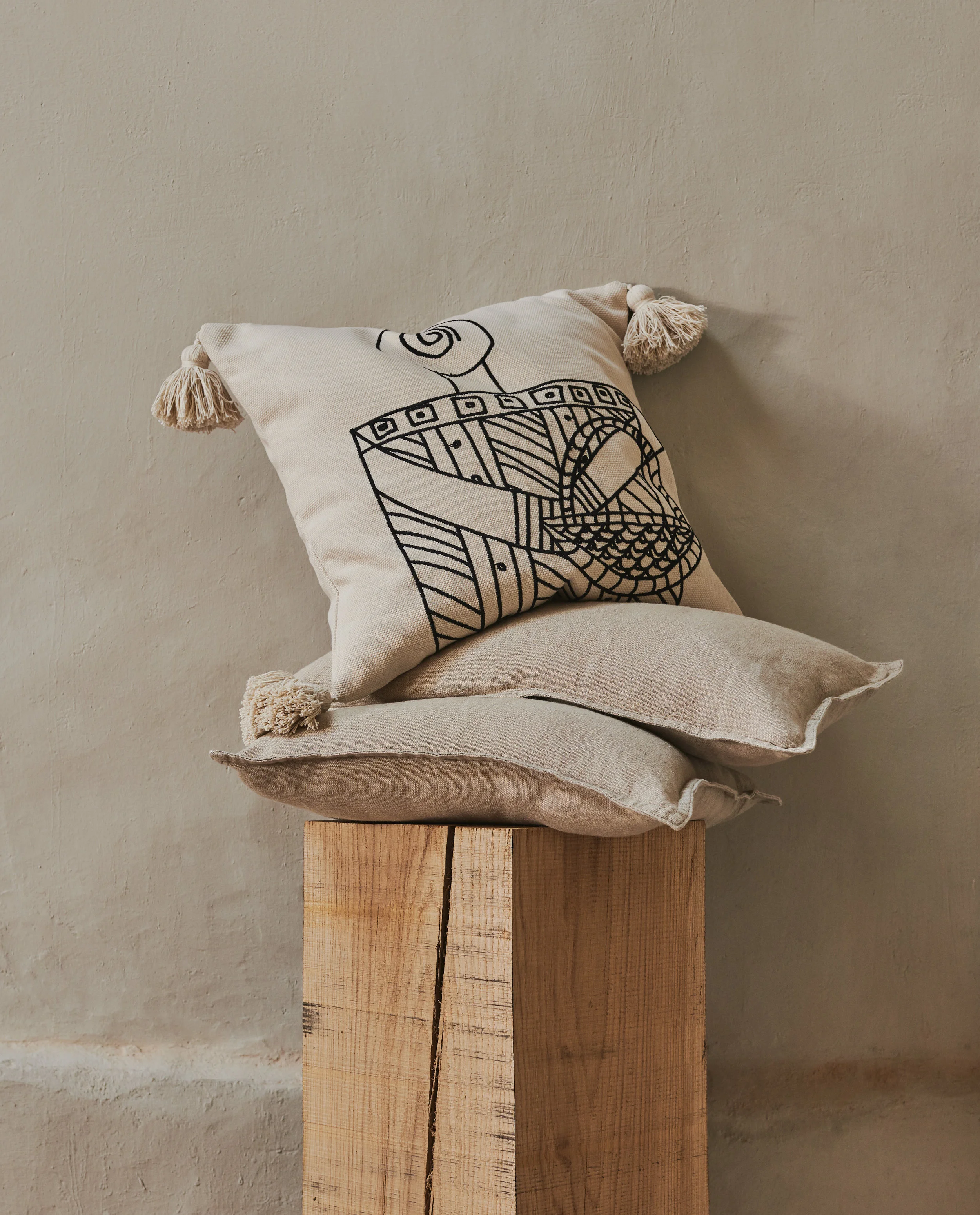 Shot_43_Cushions_0034_RGB.jpg