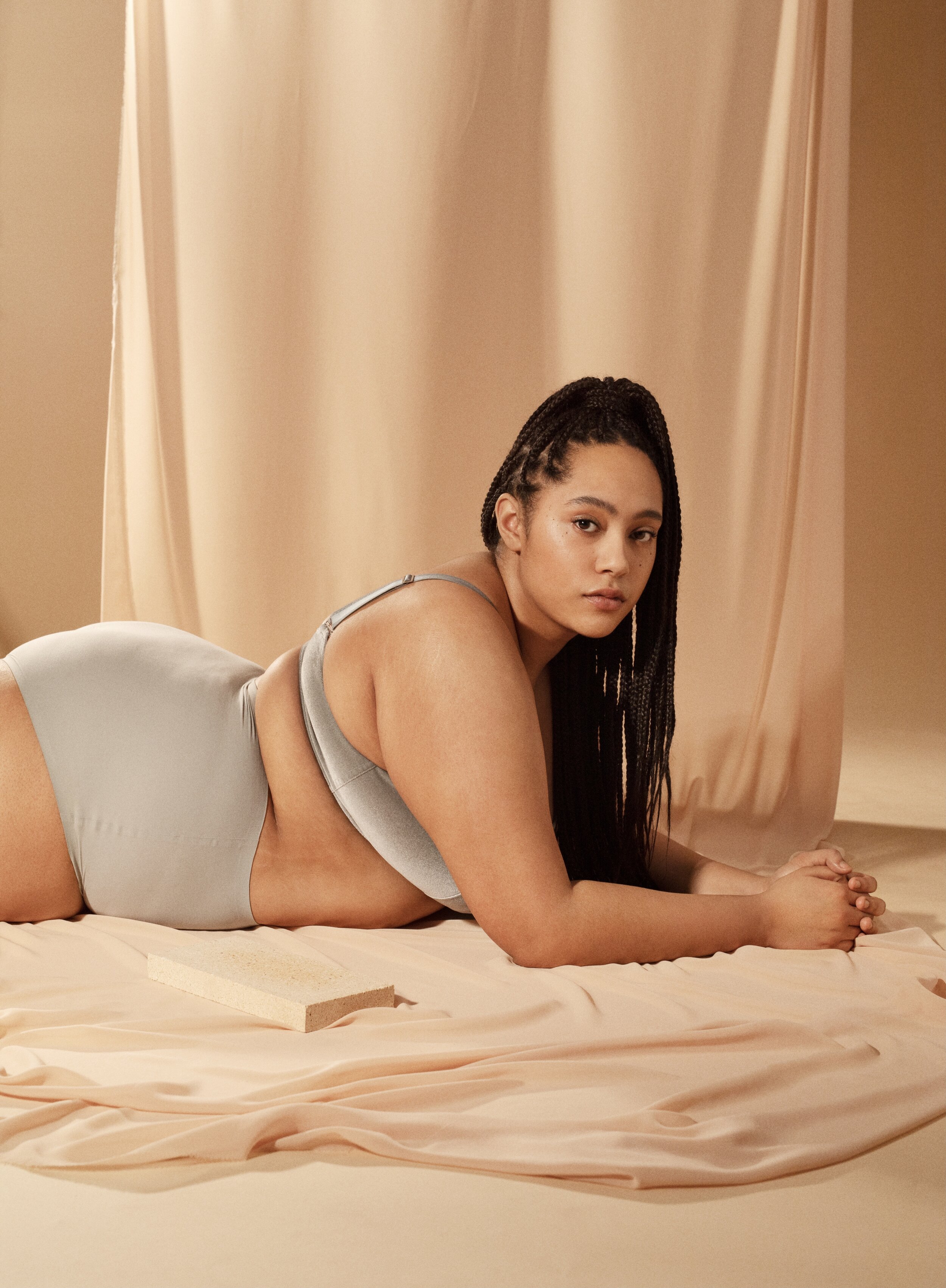Rodriguez model amanda Stunning Curves