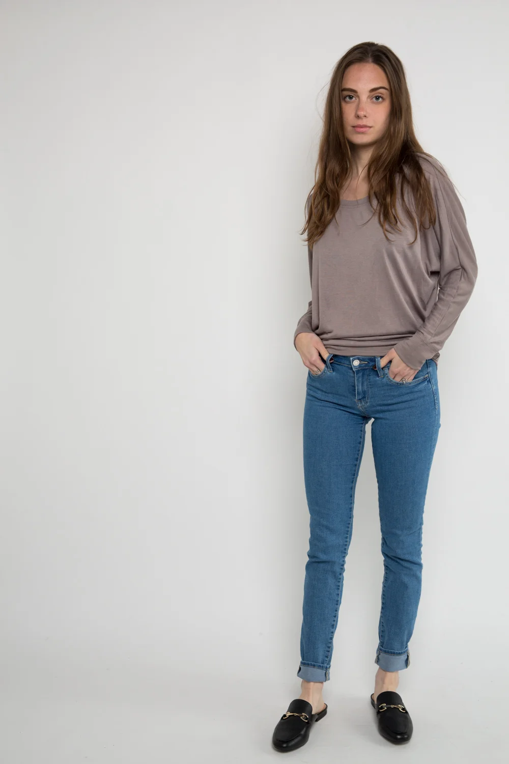 Womens V Neck (6 of 25).jpg