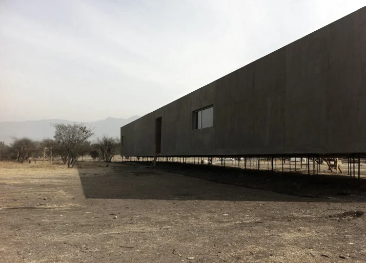 lb_larrain bonta arquitectos_casa muros_01.jpg